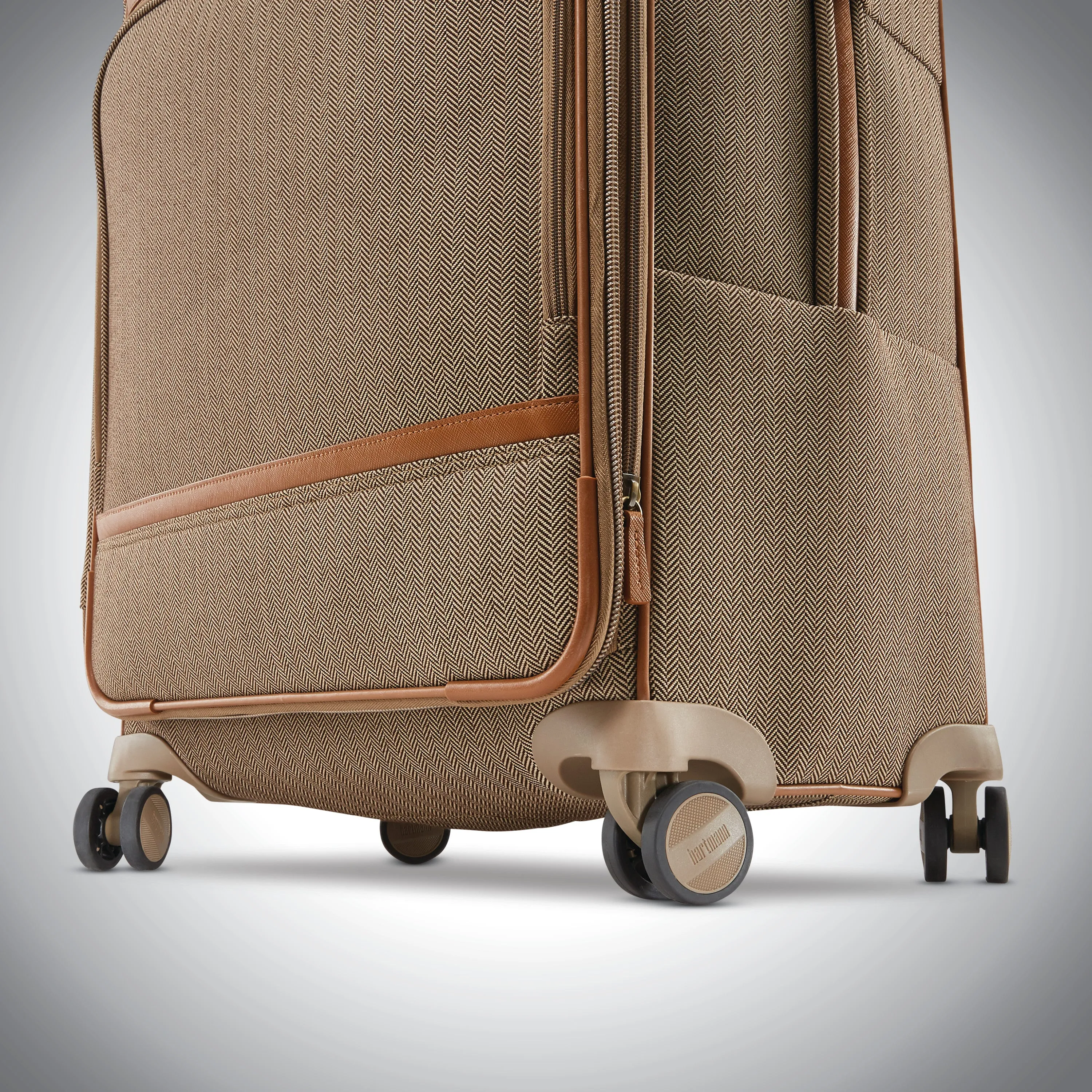 Hartmann Herringbone Deluxe 29" 4-Wheel Large Luggage