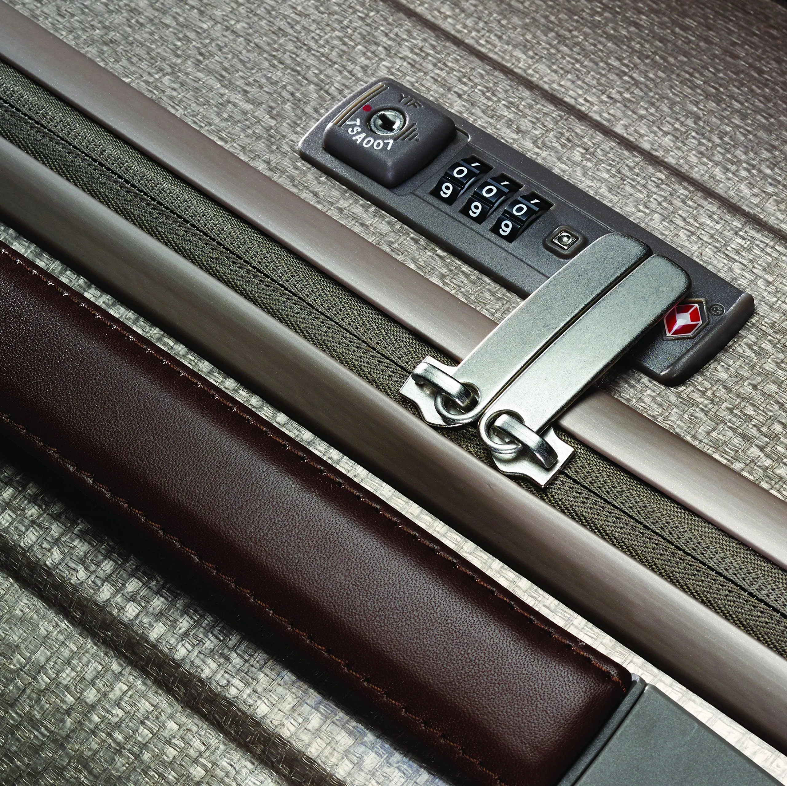 Hartmann Innovaire 4-Wheel Spinner Softside Travel Luggage