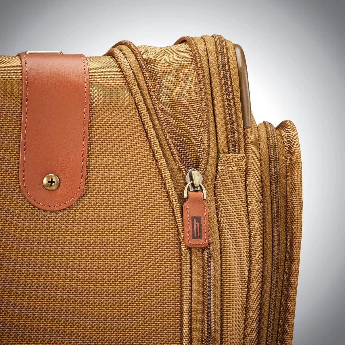 Hartmann Ratio Classic Deluxe 2 Global Carry On Spinner