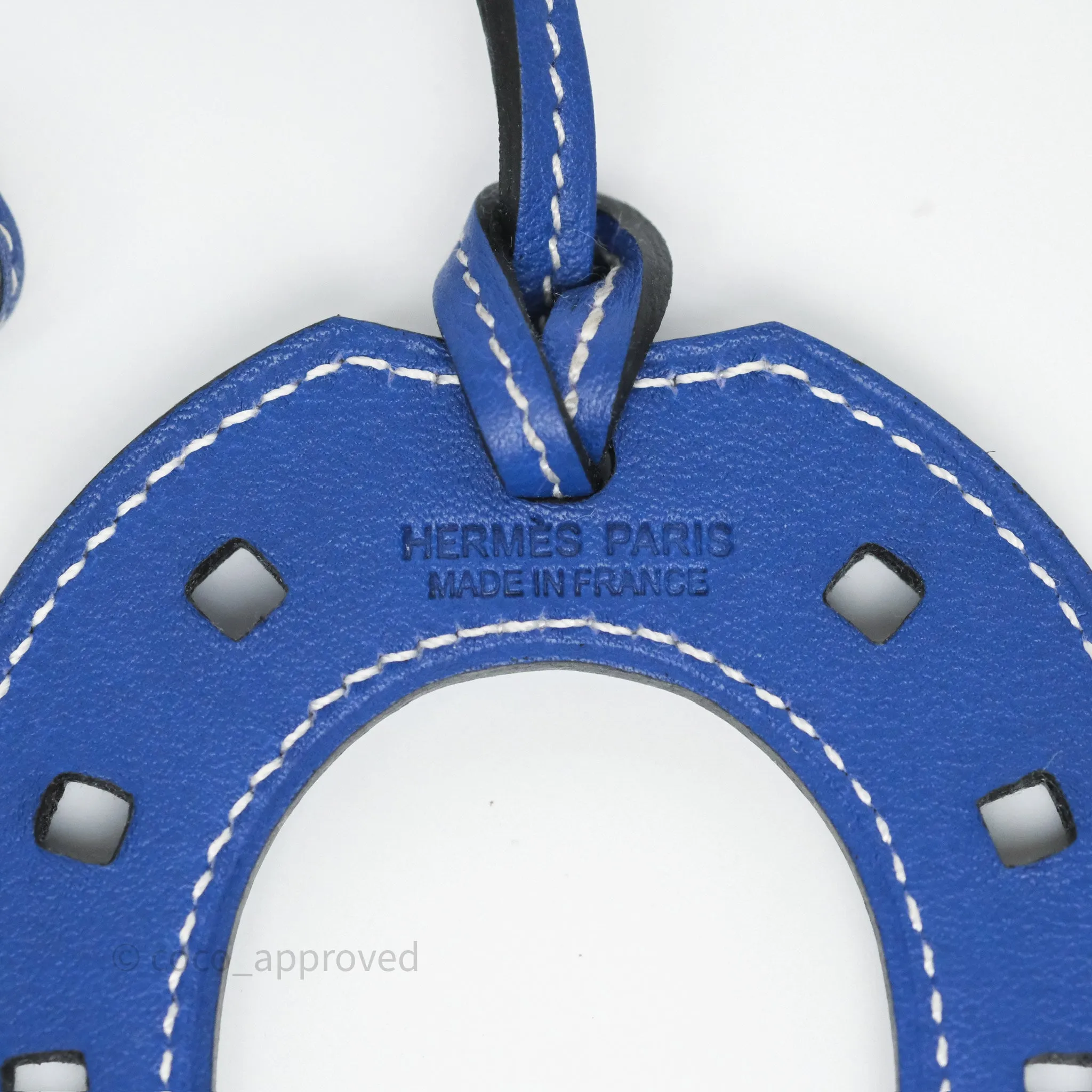 Herms Paddock Horseshoe Bag Charm 7T Bleu lectrique Swift