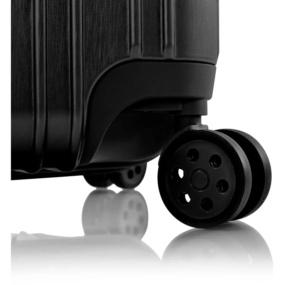 Heys XTRAK 21" Carry On Spinner