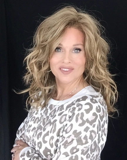 Hollywood Wig by Mane Attraction | Synthetic Hair | Average Cap