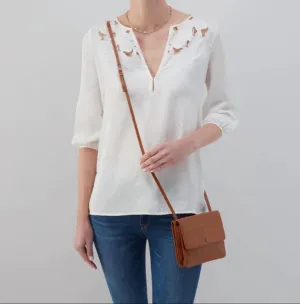 Jill Wallet Crossbody In Polished Leather In Truffle