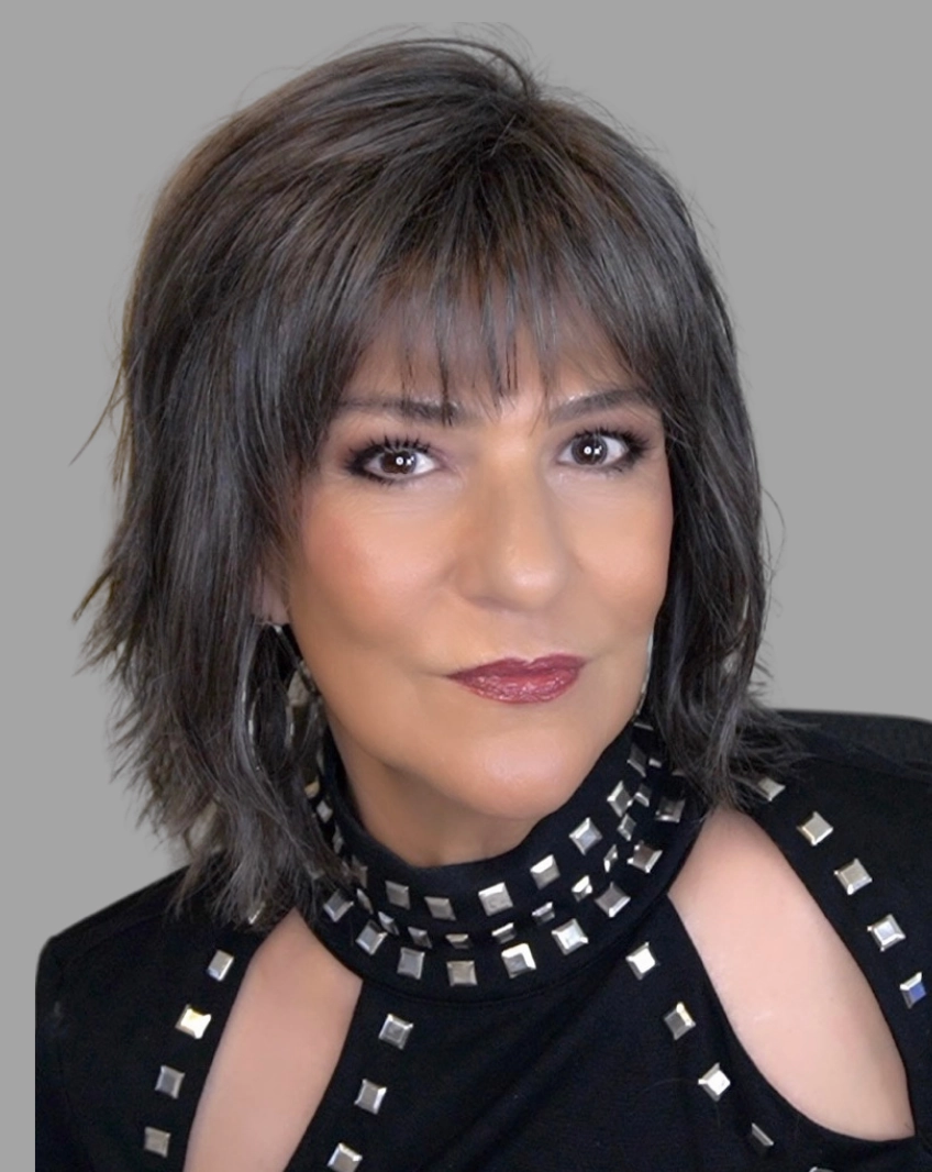 Jones Wig by Estetica | Synthetic Hair | Average Cap