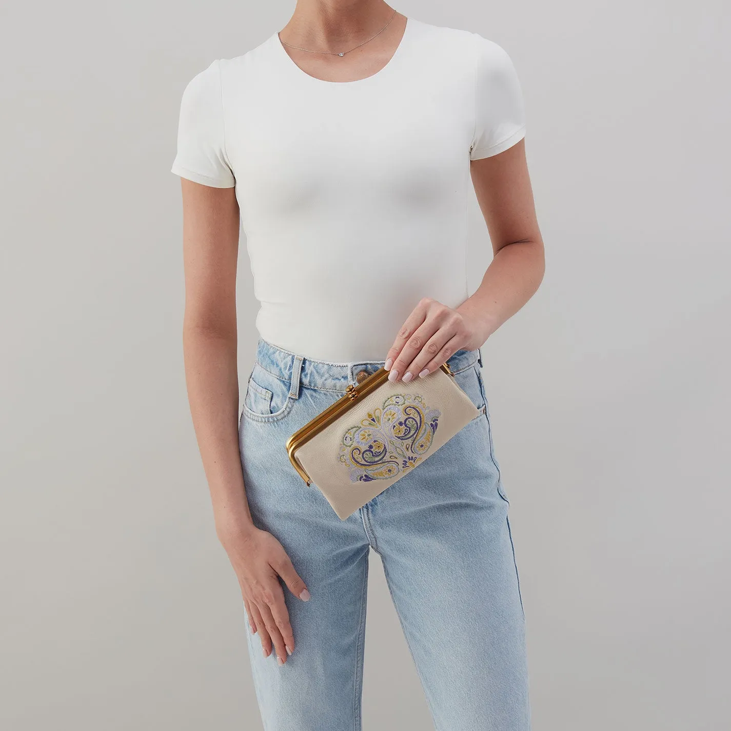Lauren Clutch-Wallet In Pebbled Leather - Birch