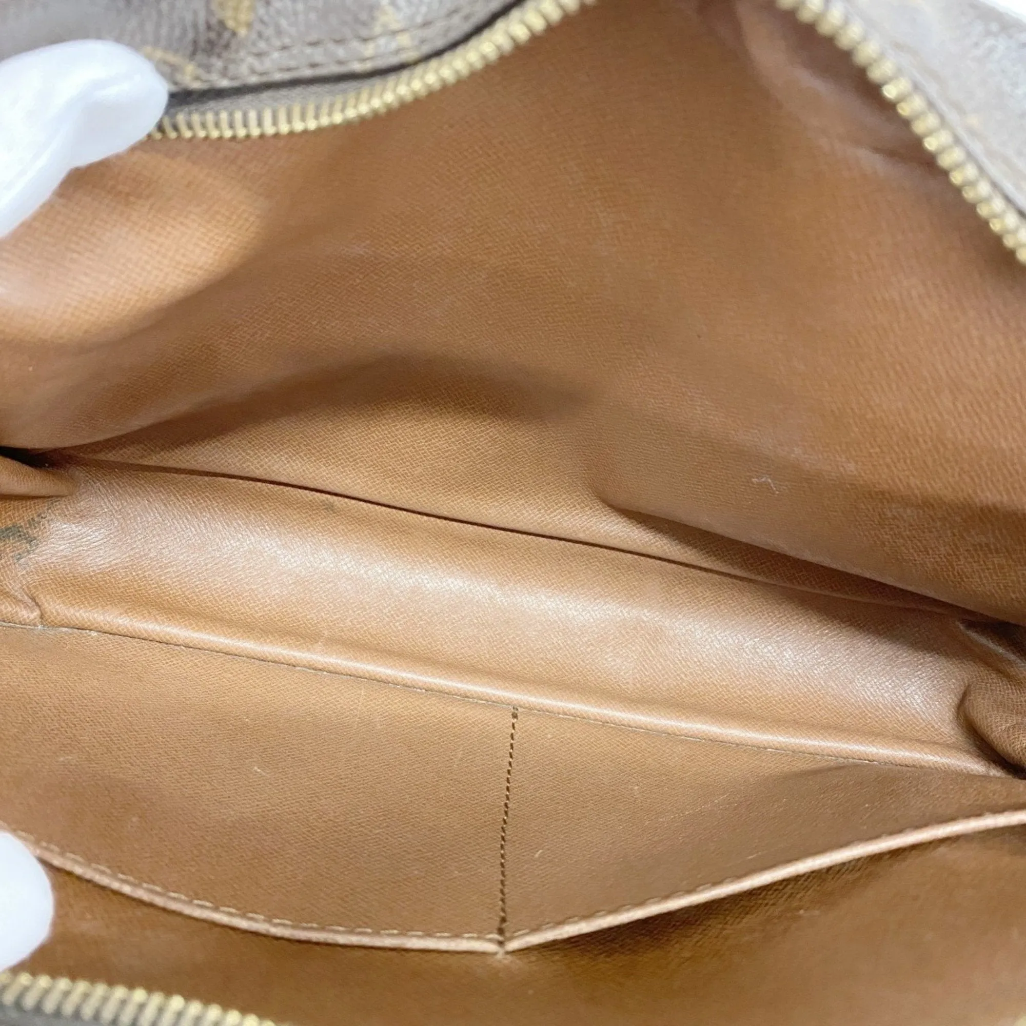Louis Vuitton Clutch Bag (Pre-Owned)
