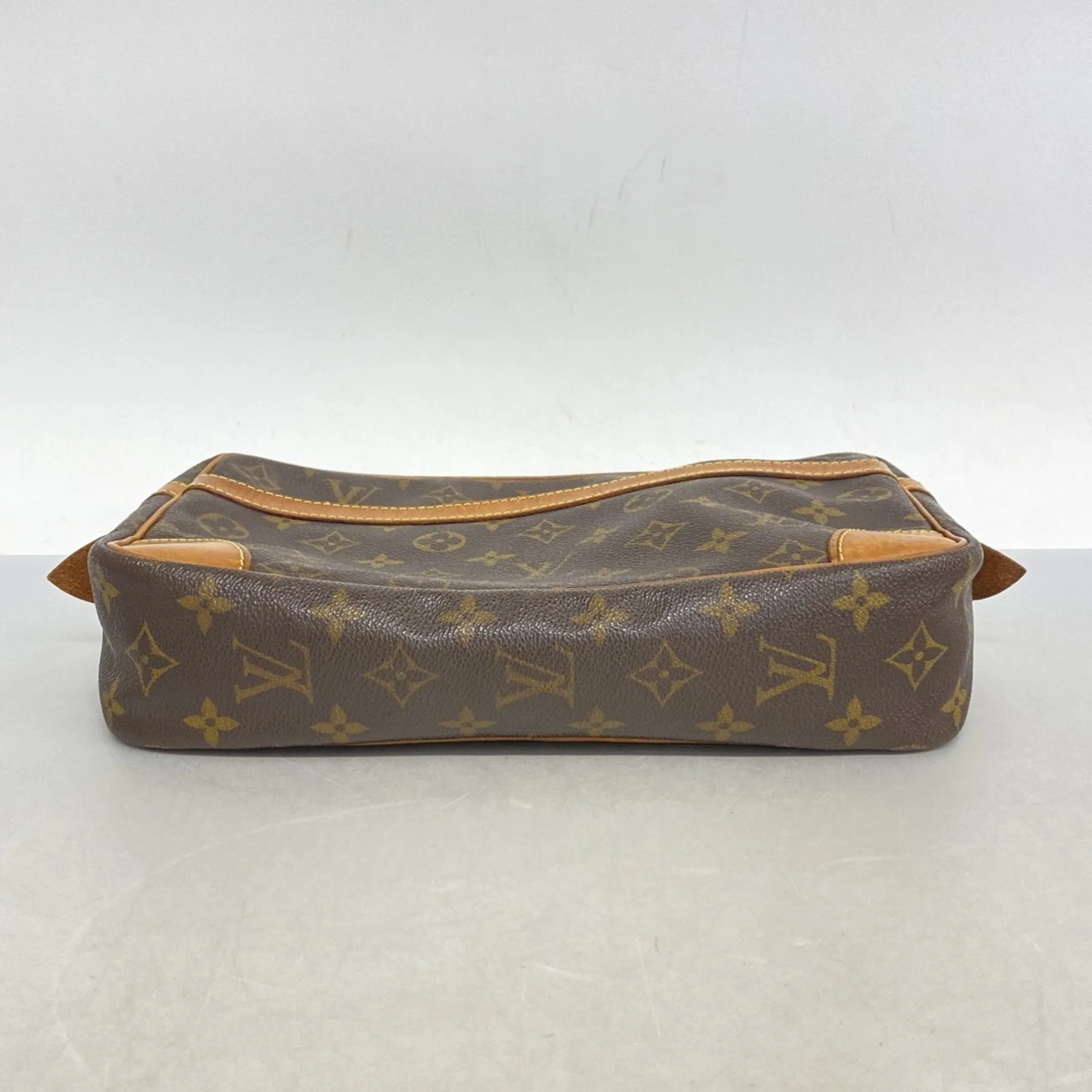 Louis Vuitton Clutch Bag (Pre-Owned)