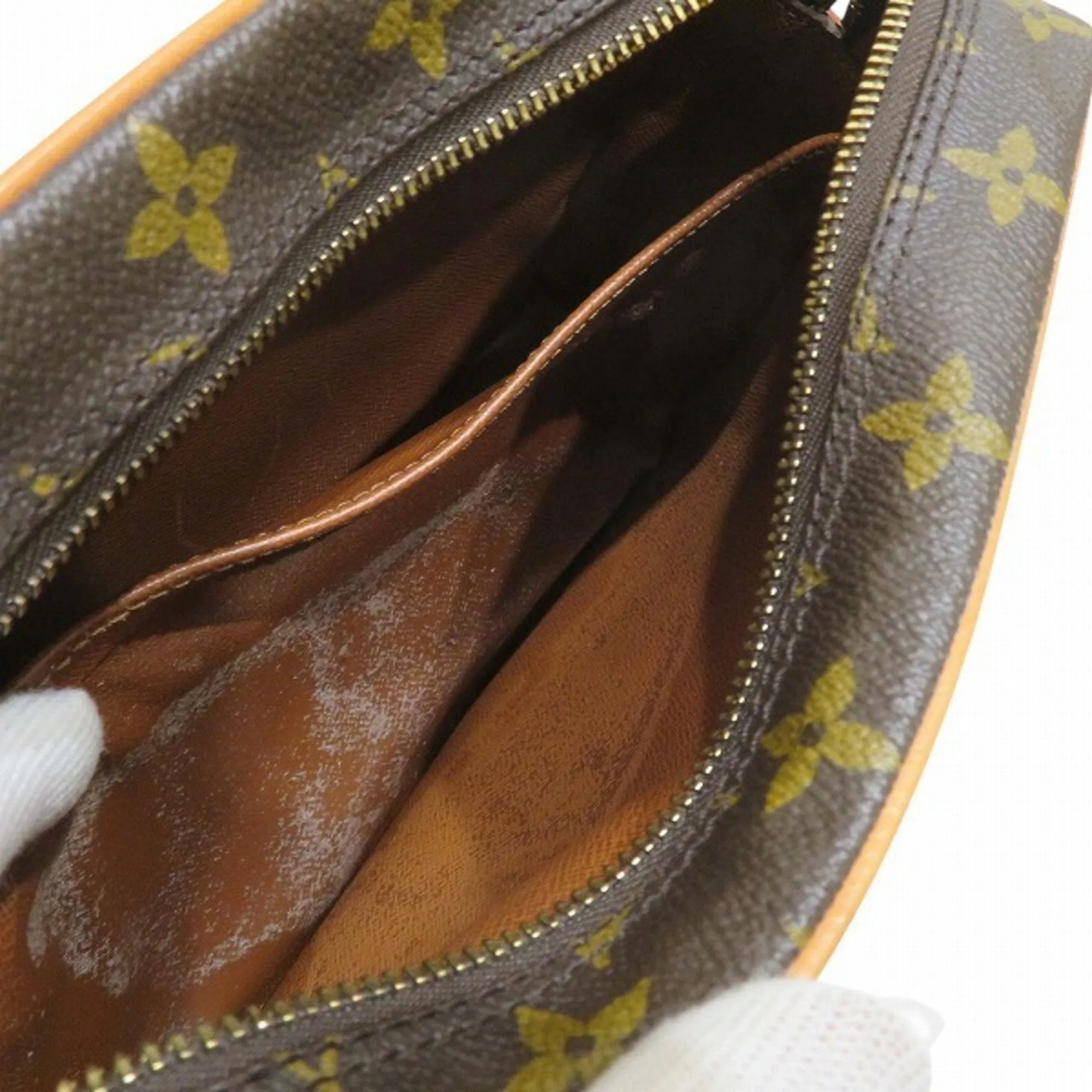 Louis Vuitton Clutch Bag (Pre-Owned)