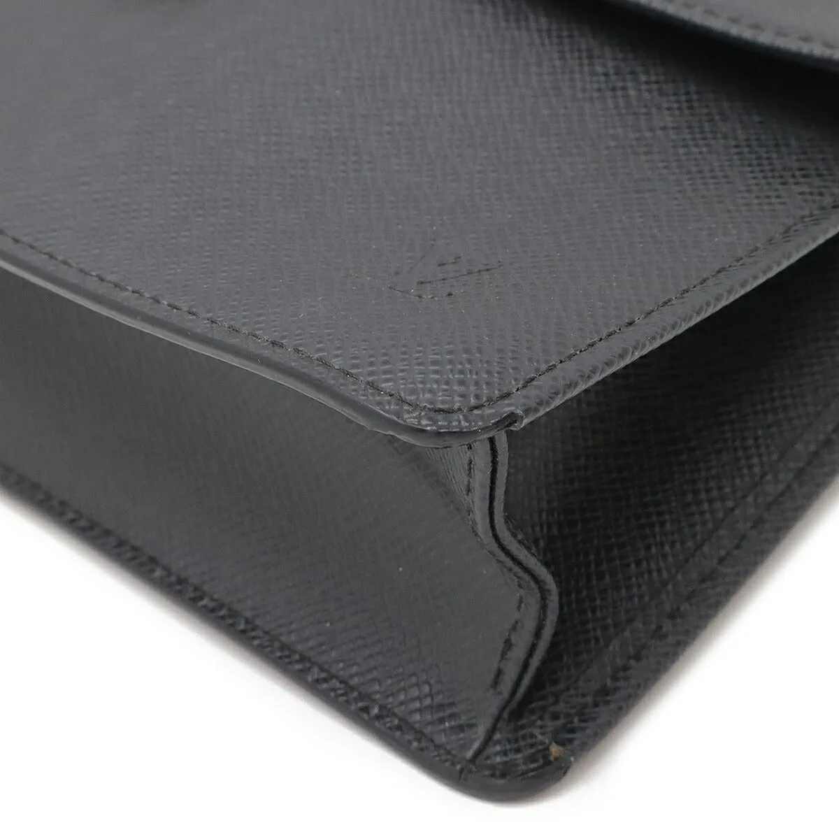 Louis Vuitton Taiga Leather Clutch Bag