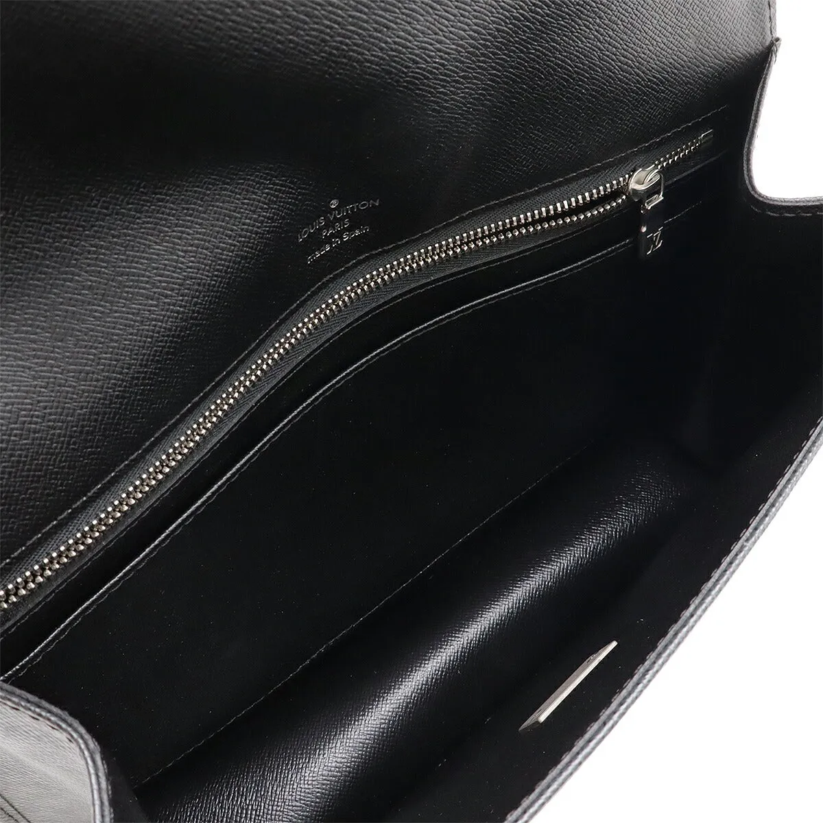 Louis Vuitton Taiga Leather Clutch Bag