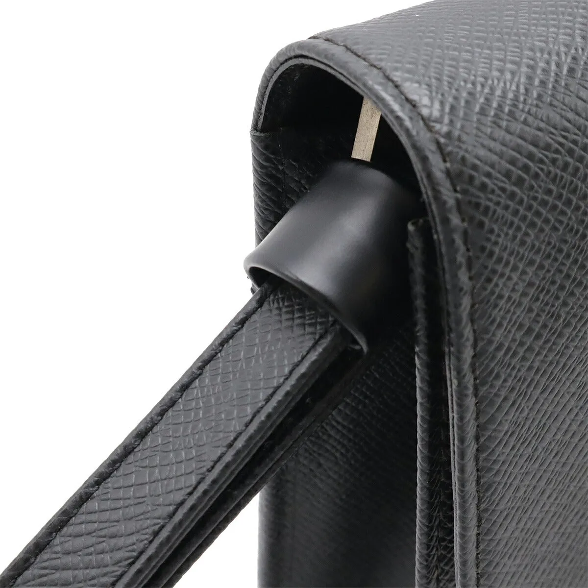 Louis Vuitton Taiga Leather Clutch Bag
