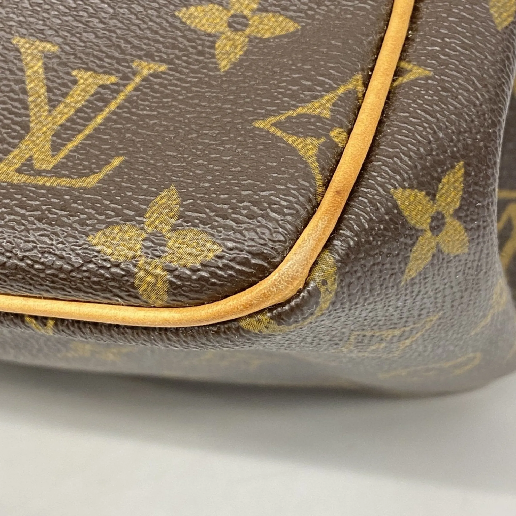 Louis Vuitton Tote Bag (Pre-Owned)