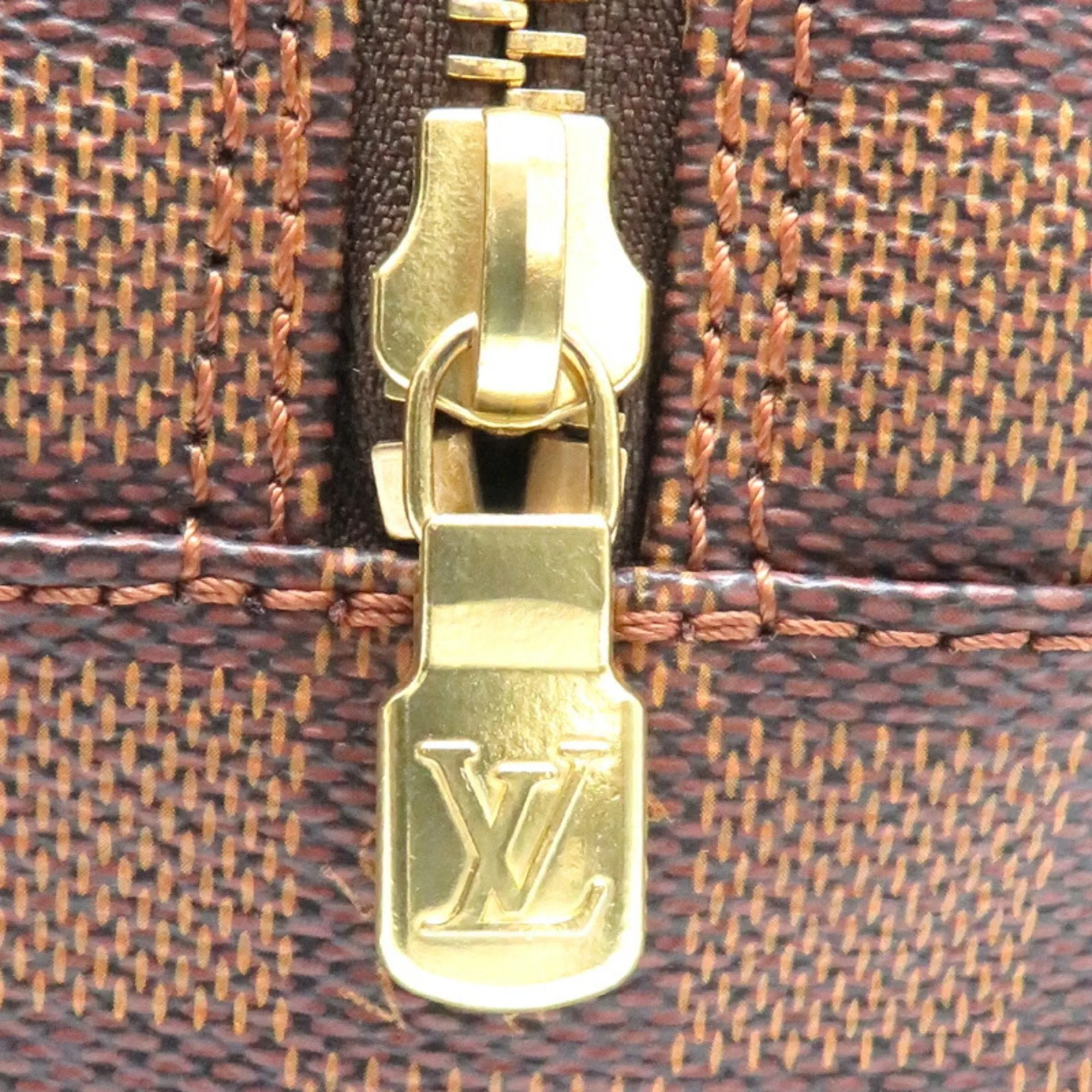 Louis Vuitton Trousse De Toilette 25 Canvas Clutch Bag (Pre-Owned)