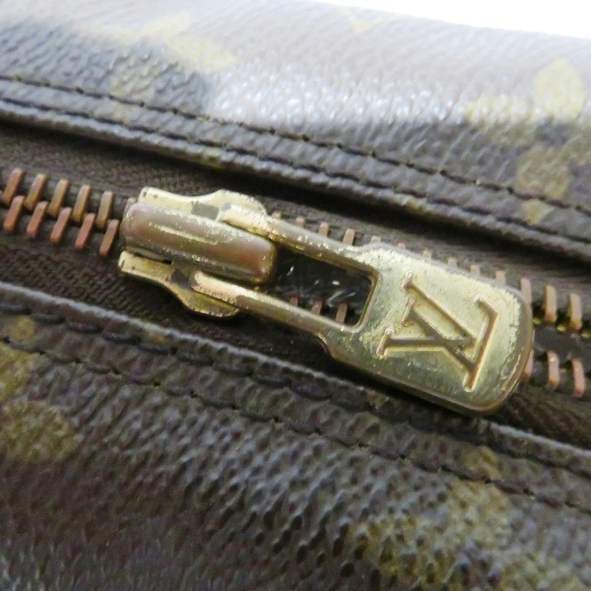 Louis Vuitton Trousse De Toilette Canvas Clutch Bag (Pre-Owned)