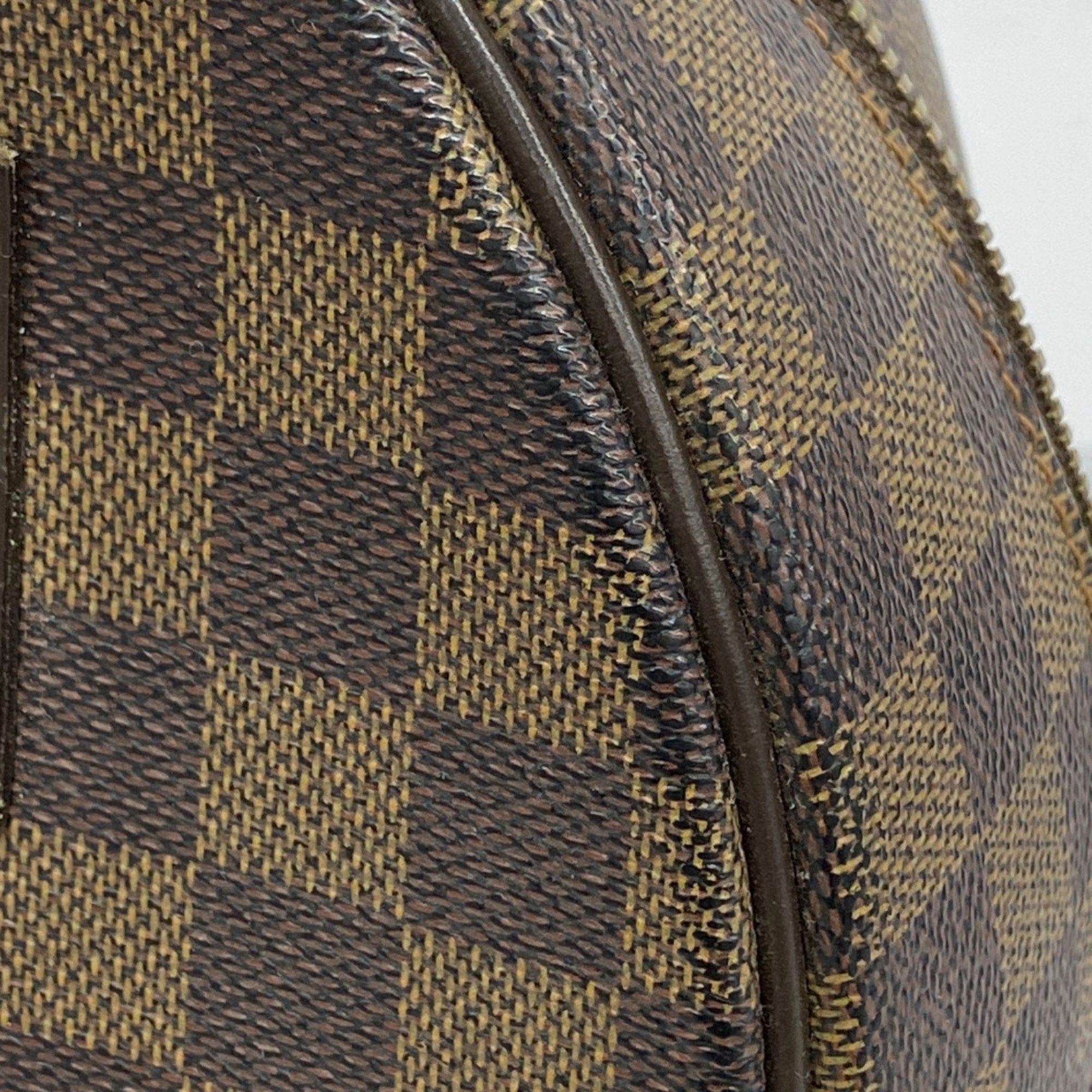 Louis Vuitton Handbag (Pre-Owned)