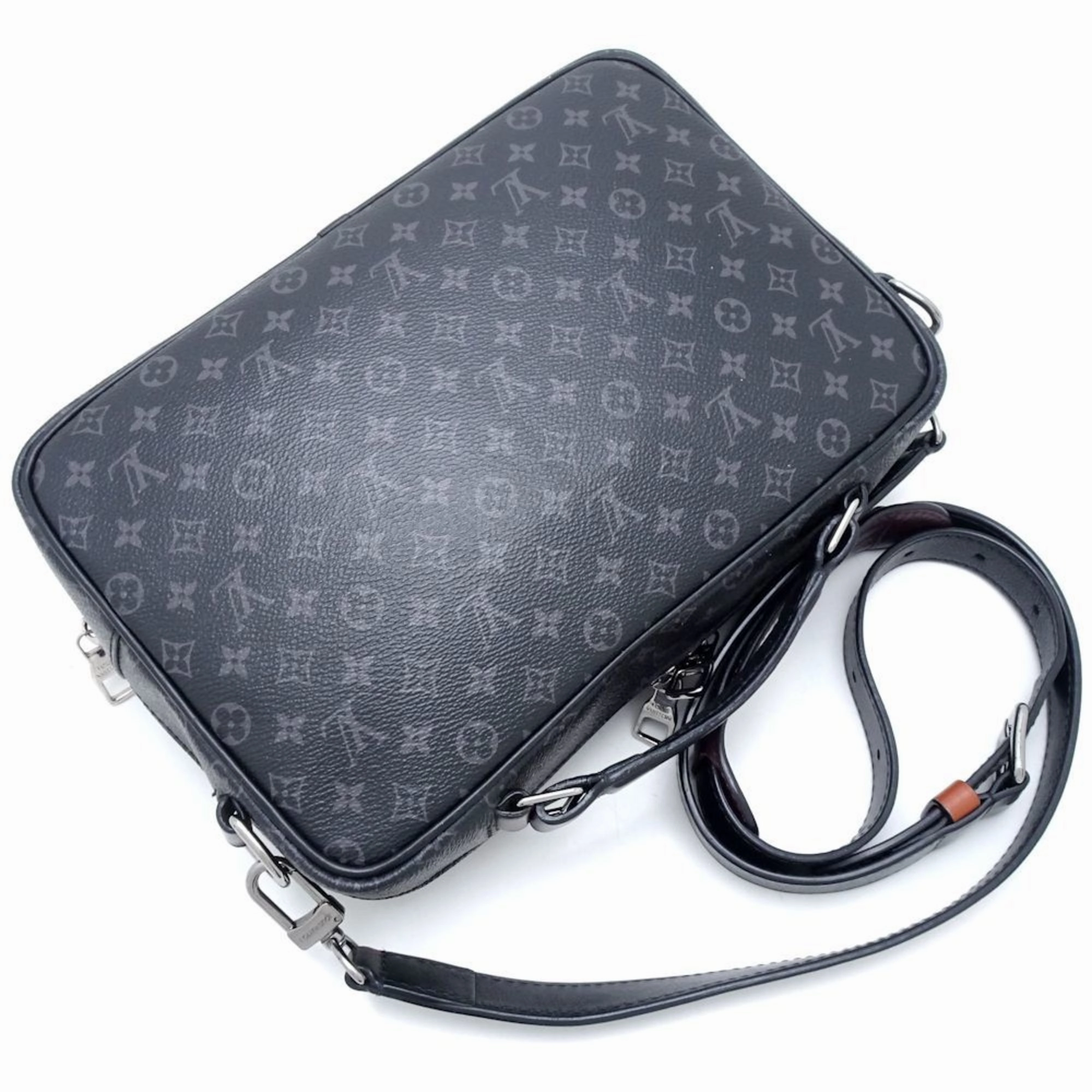 Louis Vuitton Messenger Canvas Handbag (Pre-Owned)