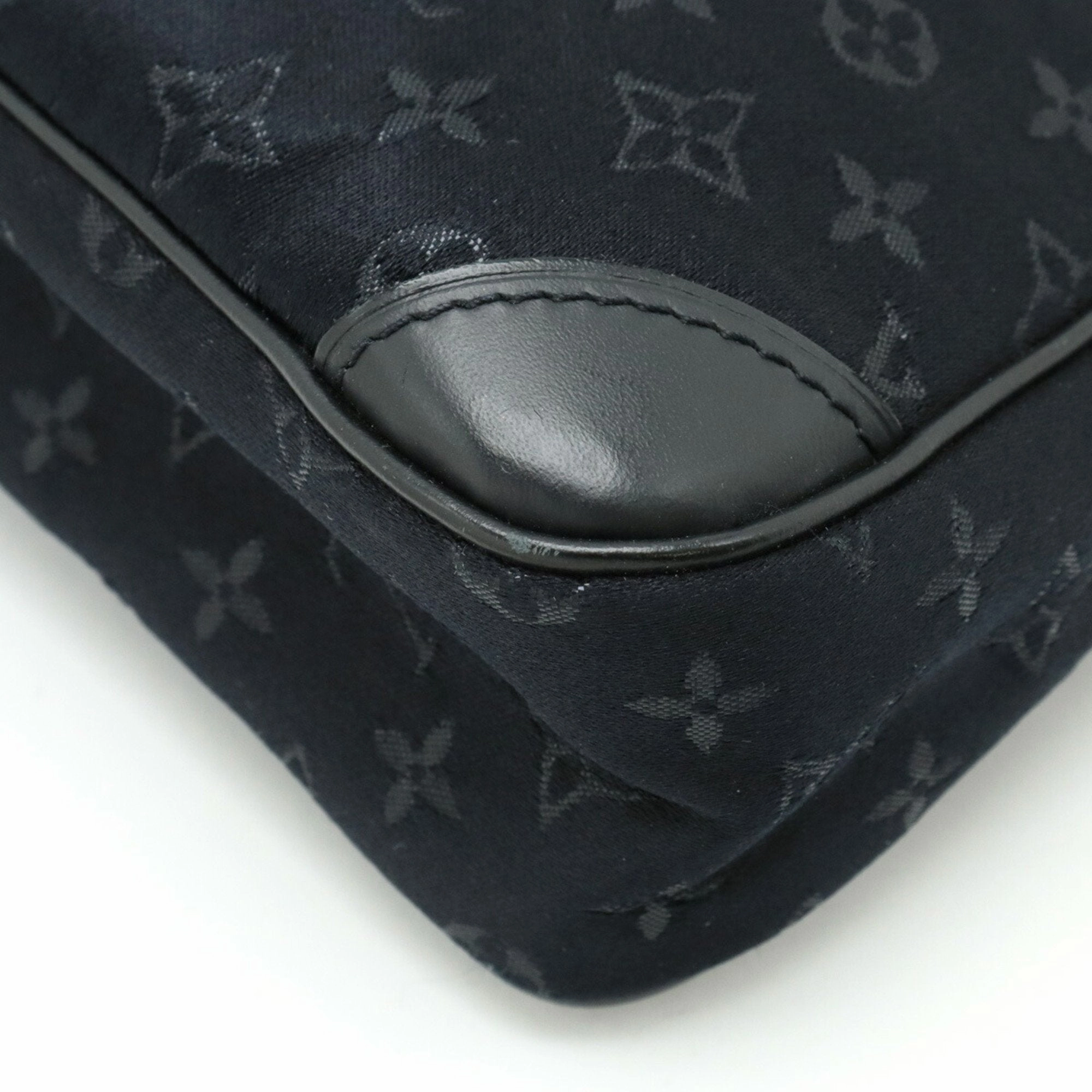 Louis Vuitton Monogram Noir Monogram Satin Handbag Pouch (Pre-Owned)