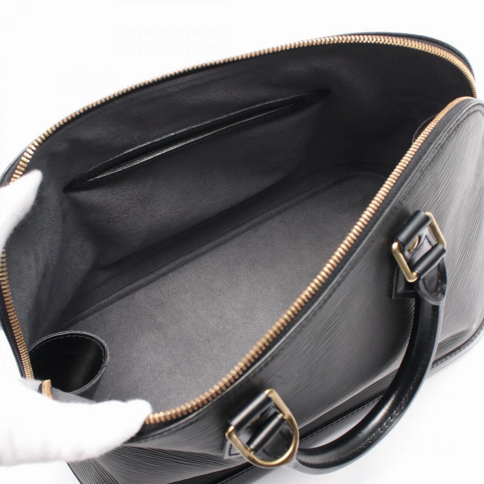 Louis Vuitton Noir Epi Leather Handbag (Pre-Owned)