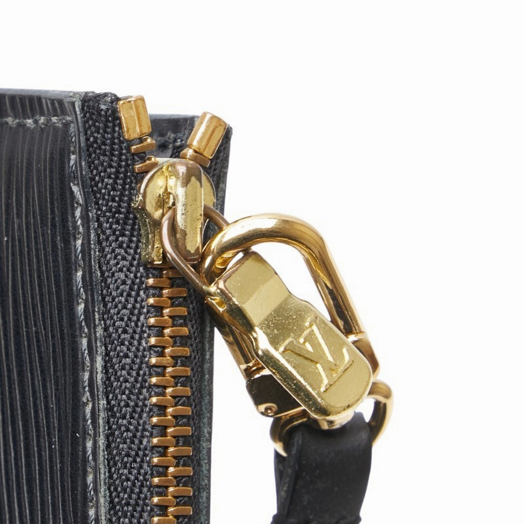Louis Vuitton Noir Leather Handbag Pochette Pouch (Pre-Owned)