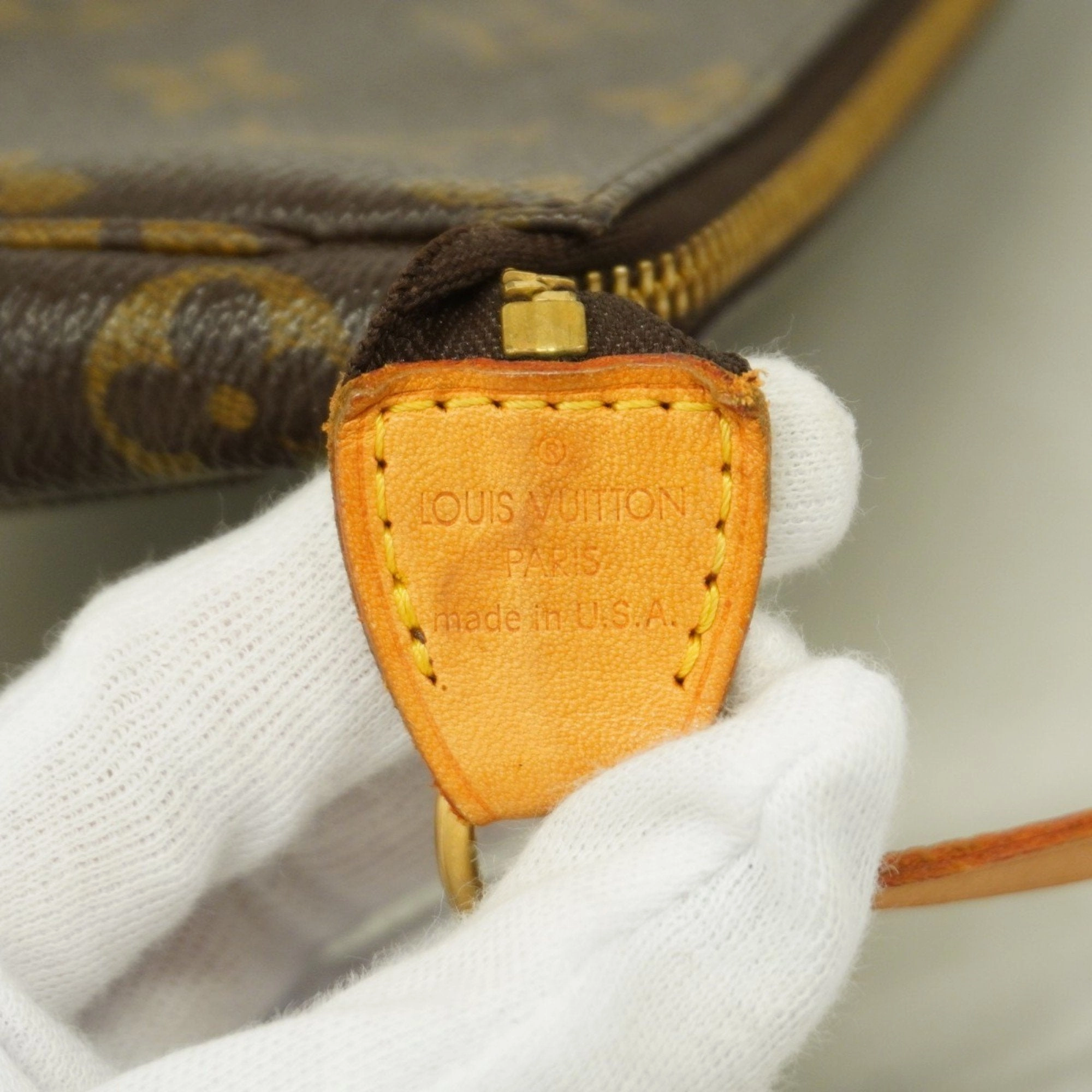 Louis Vuitton Pouch (Pre-Owned)