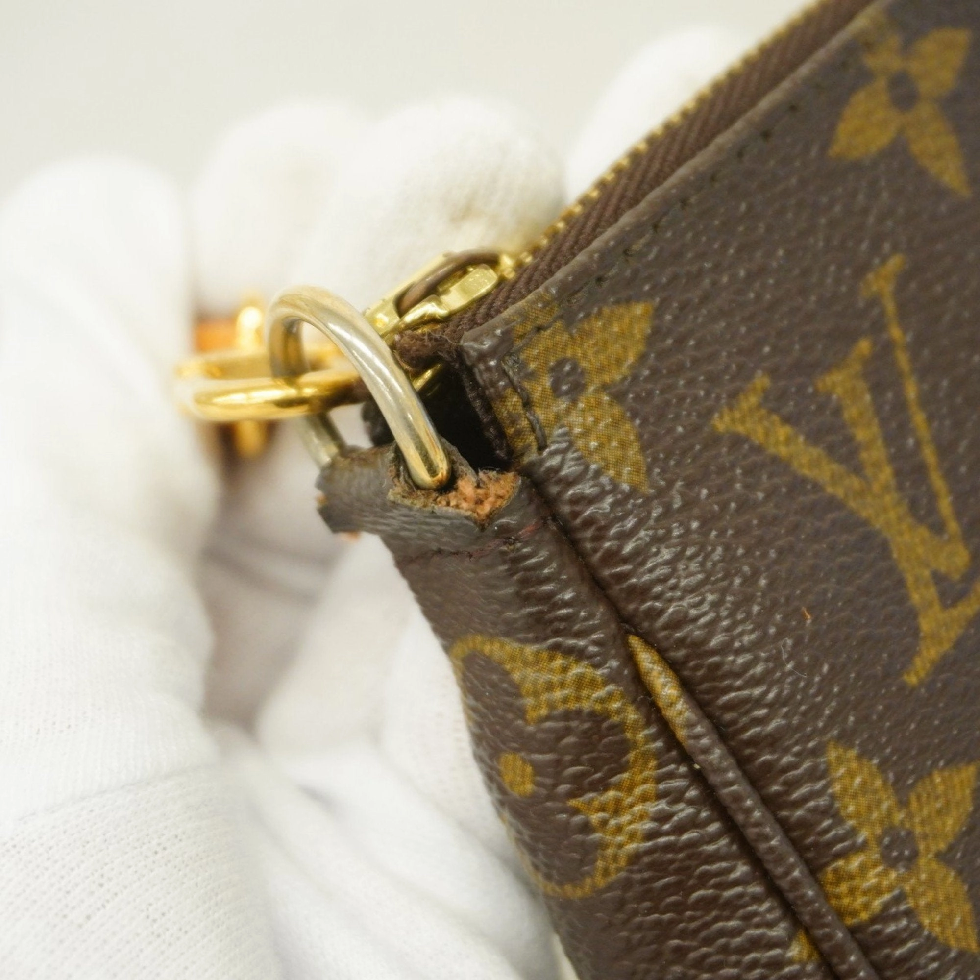 Louis Vuitton Pouch (Pre-Owned)