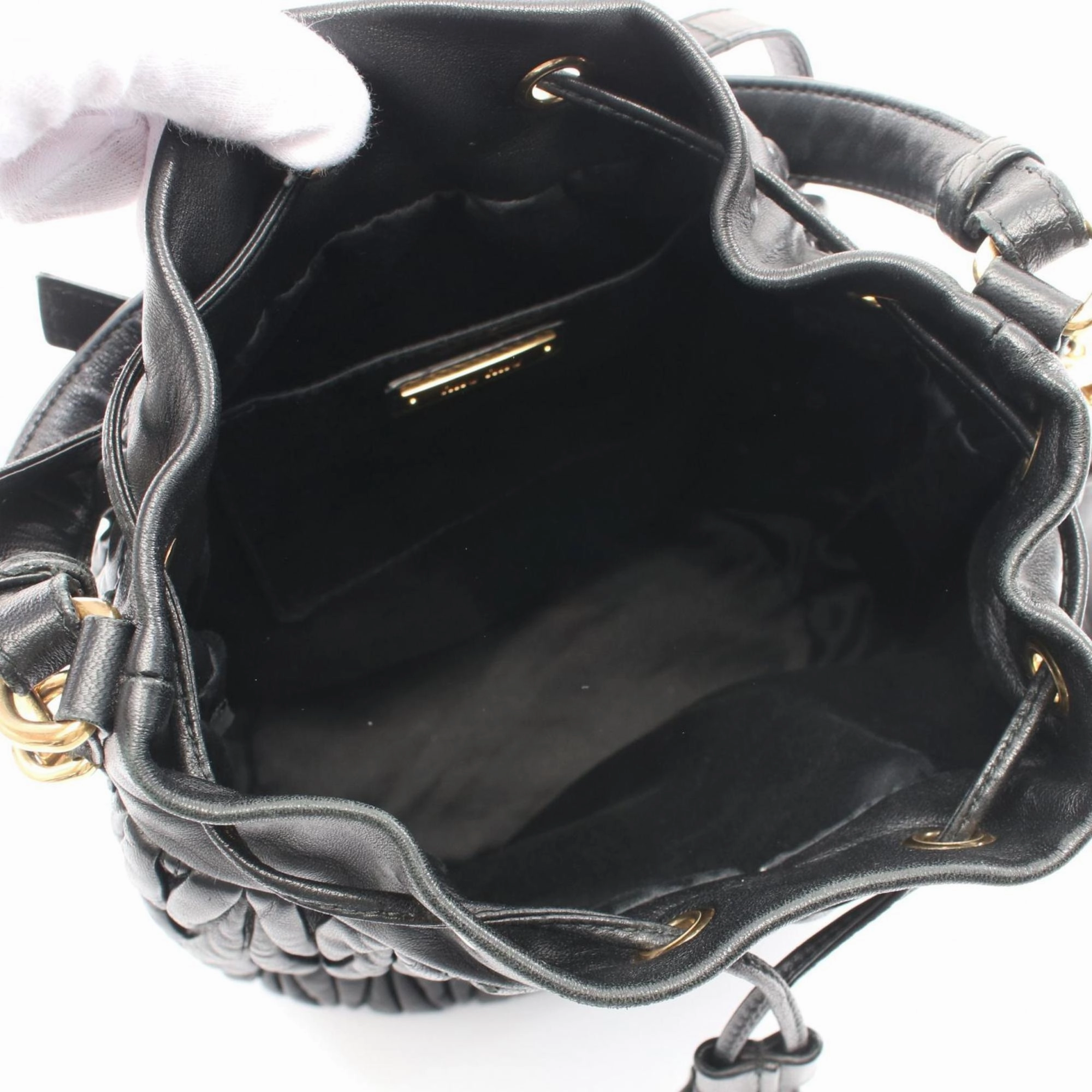 Miu Miu Leather Handbag (Pre-Owned)