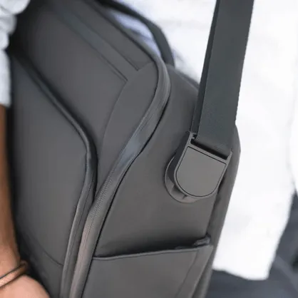 Nomatic Messenger Bag