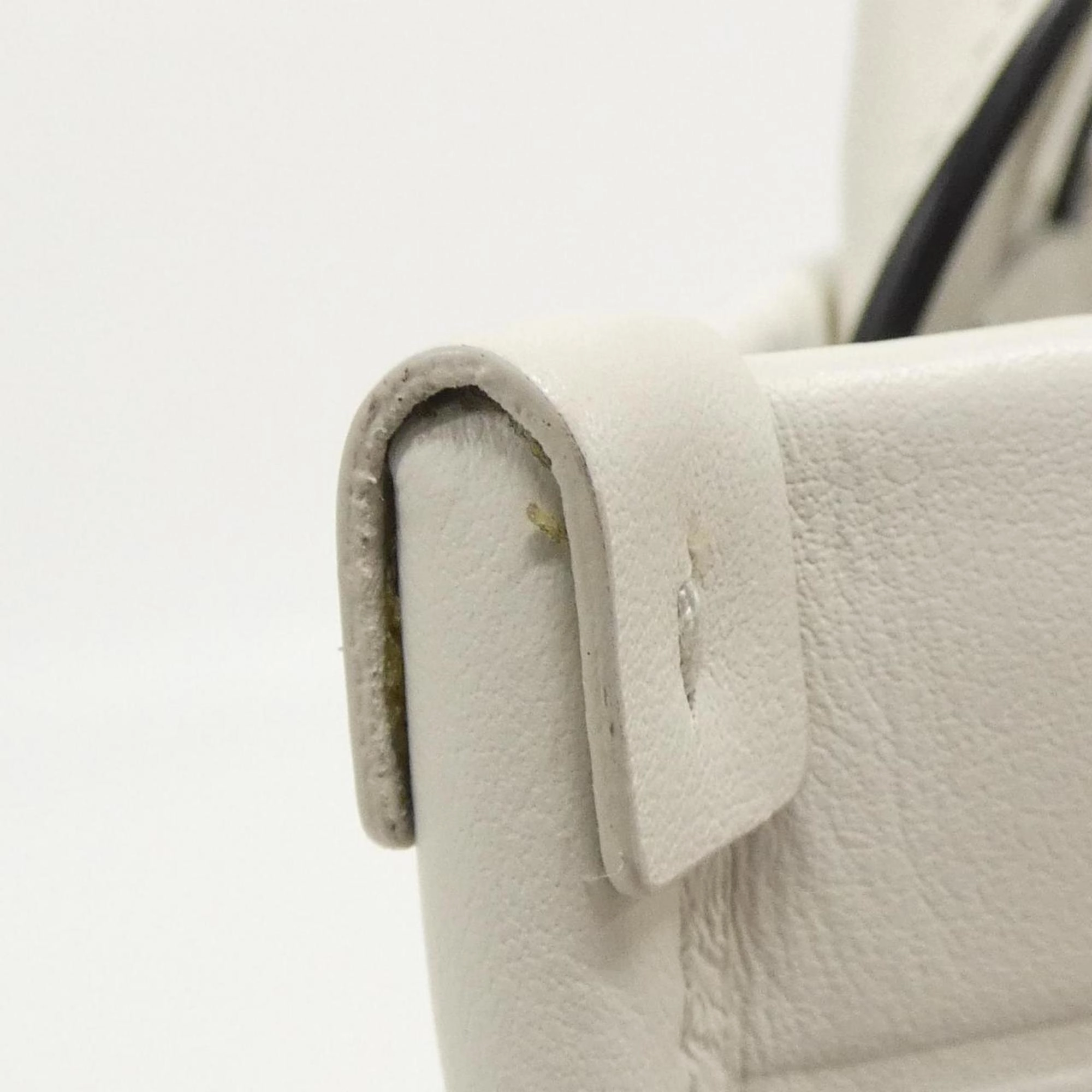 Prada Handbag (Pre-Owned)