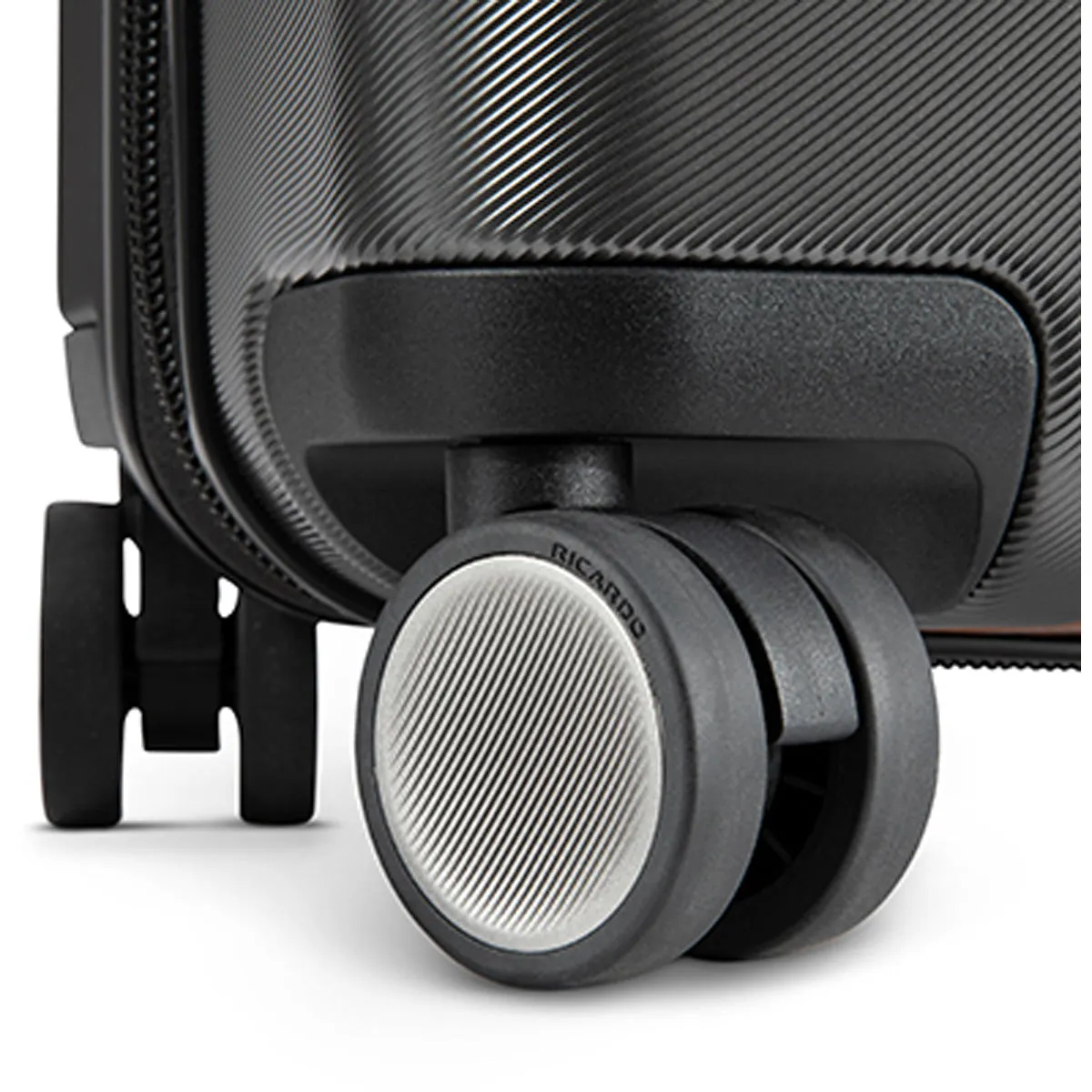 Ricardo Beverly Hills Montecito 2.0 Carry On Spinner