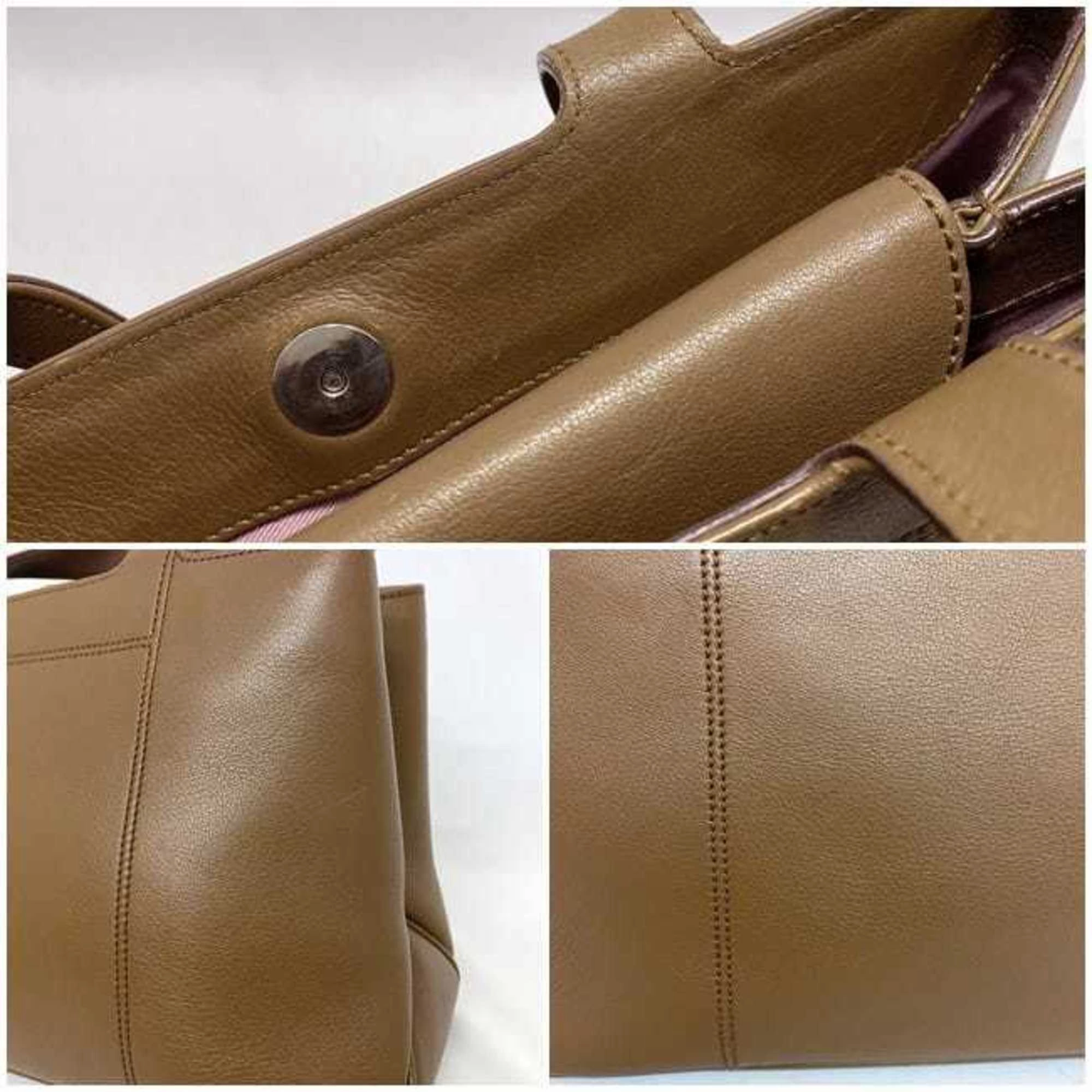 Salvatore Ferragamo Gancini Leather Handbag (Pre-Owned)