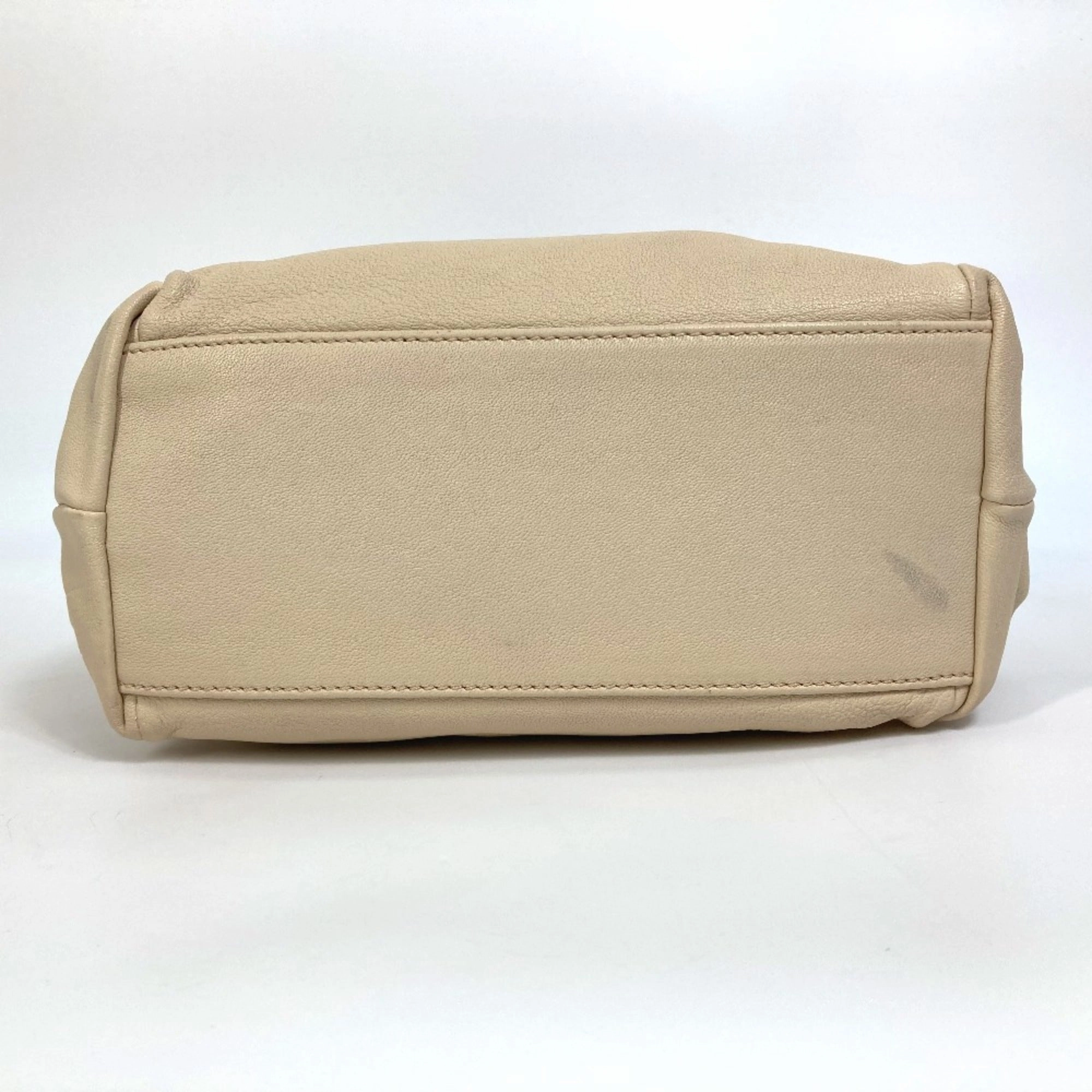 Salvatore Ferragamo  Leather Handbag (Pre-Owned)