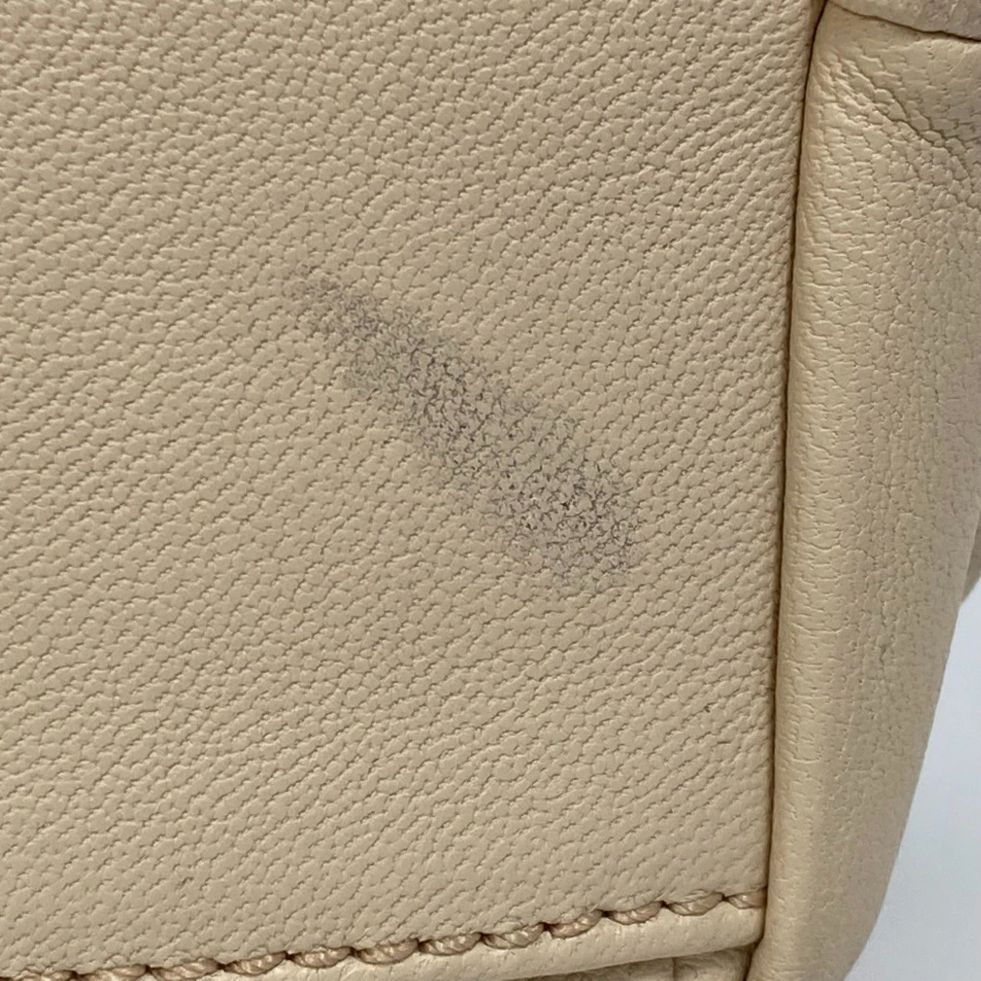 Salvatore Ferragamo  Leather Handbag (Pre-Owned)