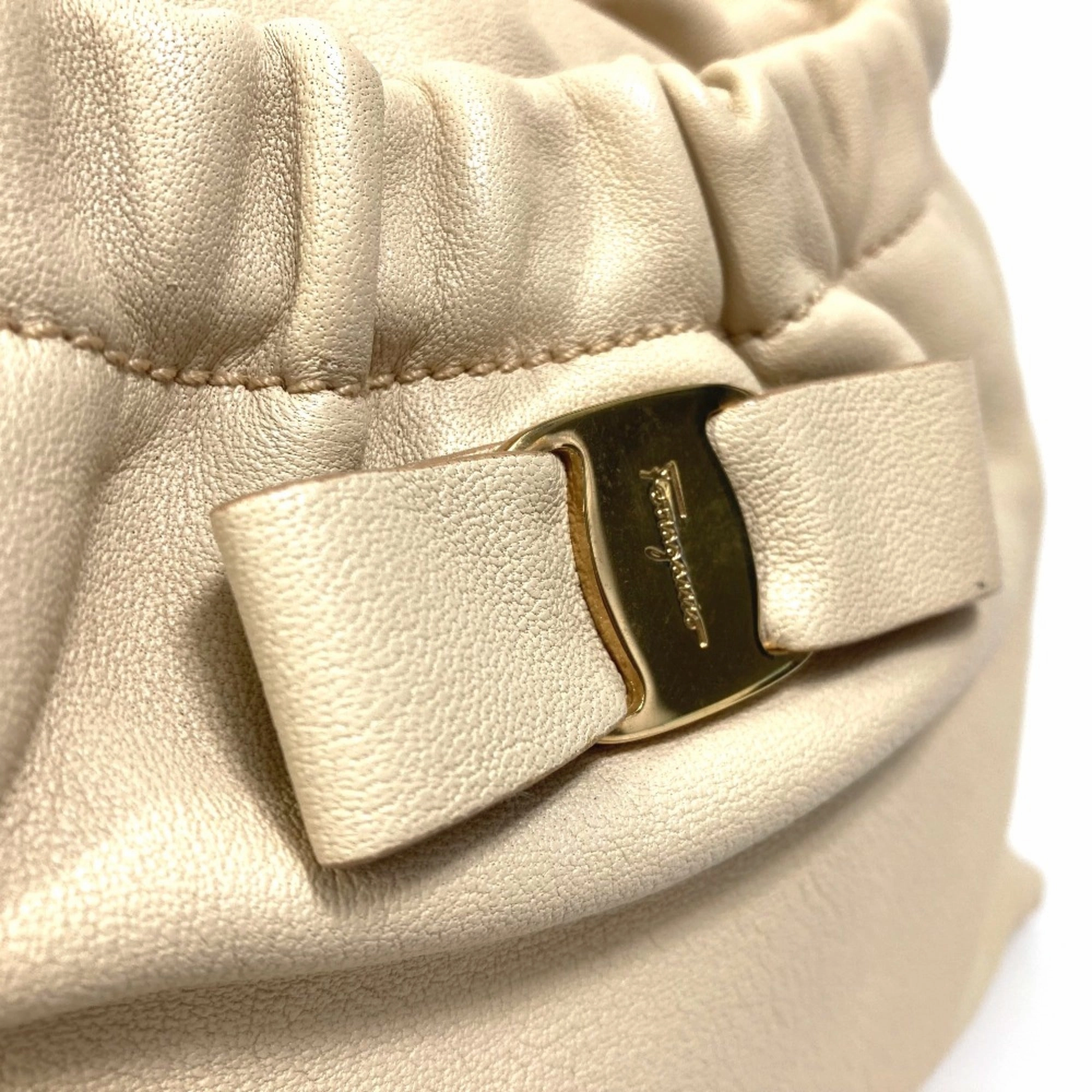 Salvatore Ferragamo  Leather Handbag (Pre-Owned)