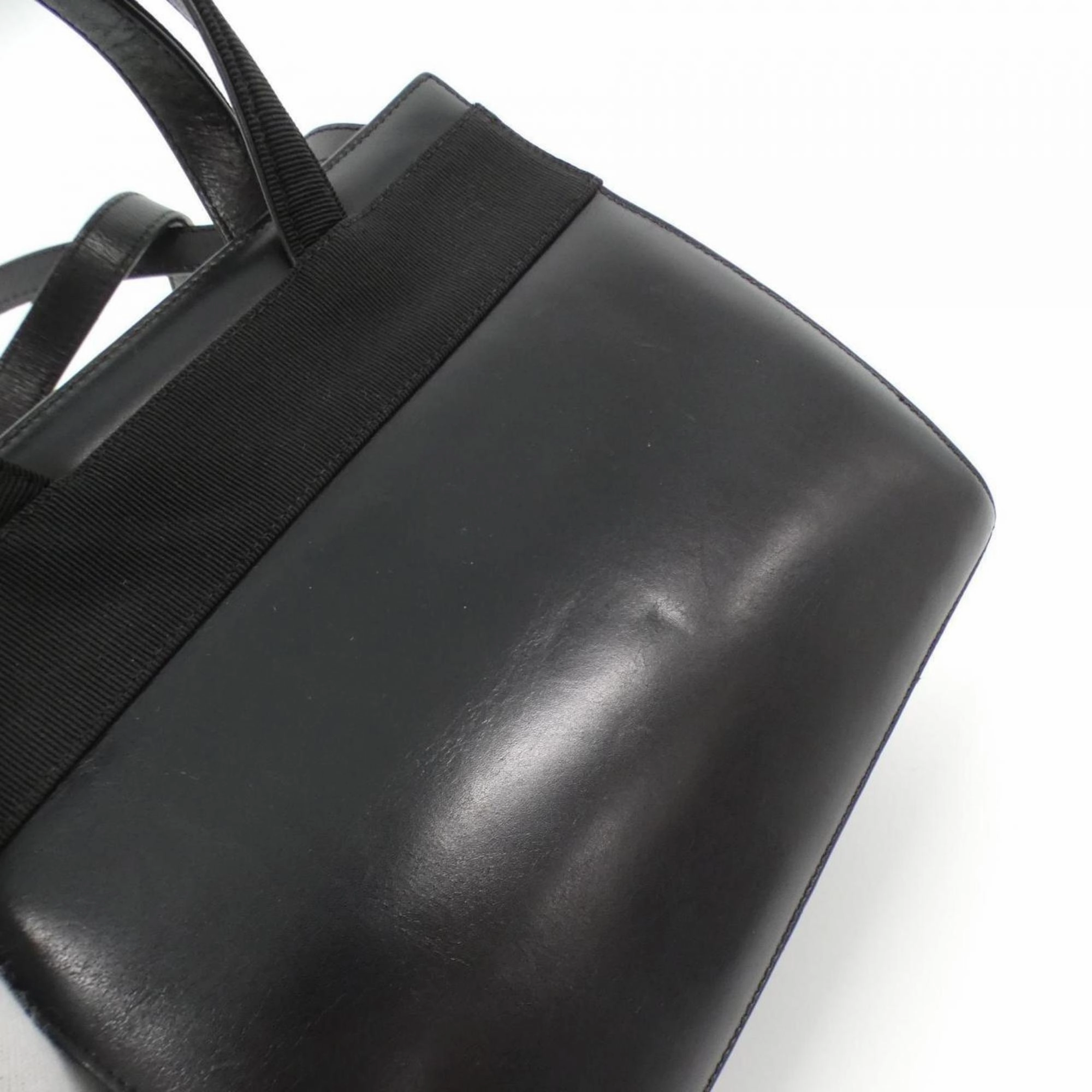 Salvatore Ferragamo Leather Handbag (Pre-Owned)