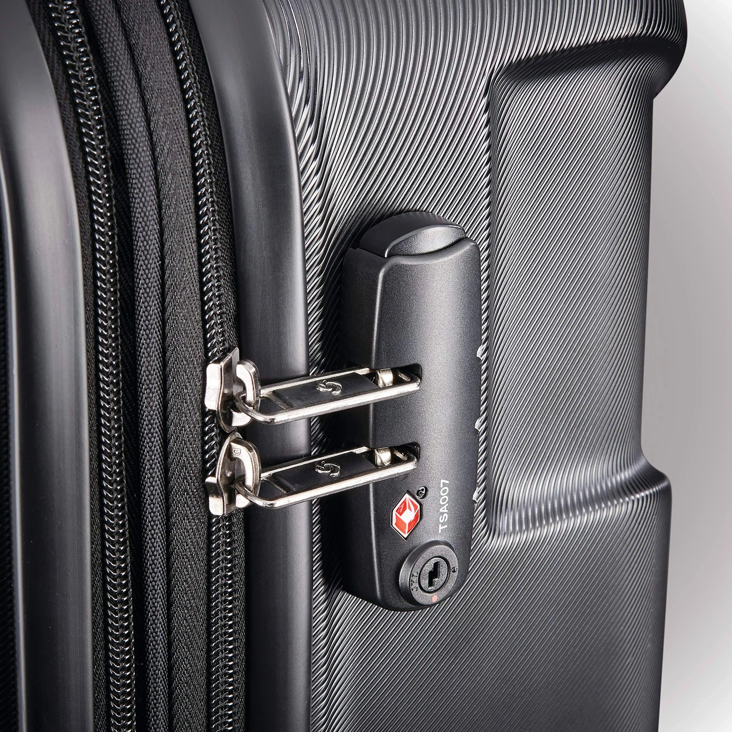 Samsonite Centric 2 Piece Set (20"/24") Hardside 4-Wheel Luggage Sets