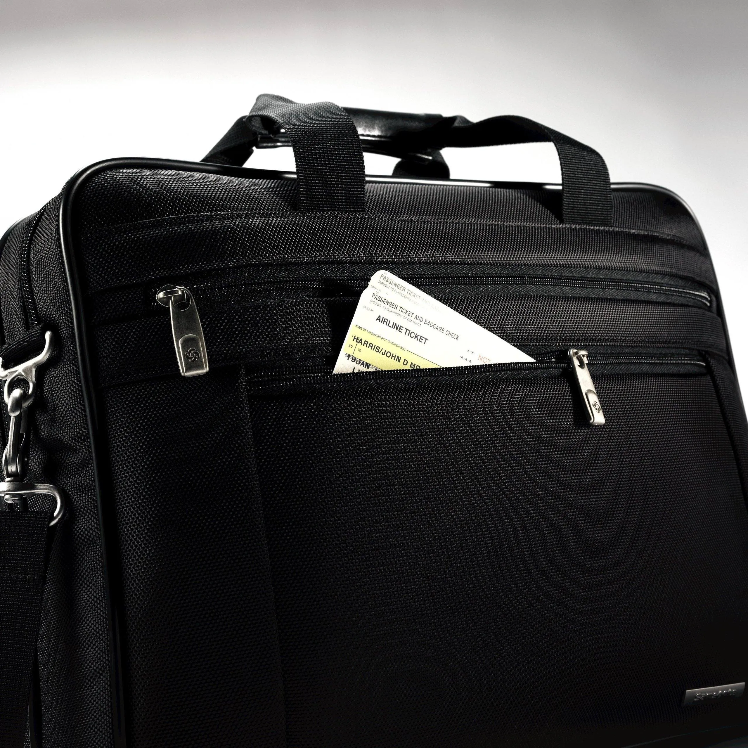 Samsonite Classic Busess 15.6 Laptop Shuttle