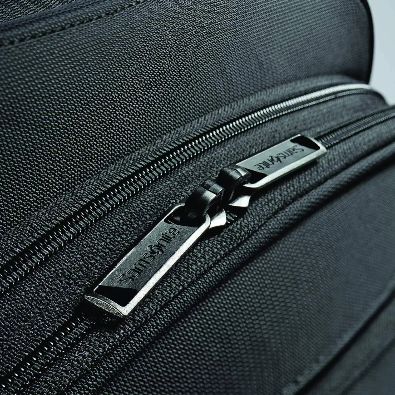 Samsonite Flexis 30" Expandable Spinner