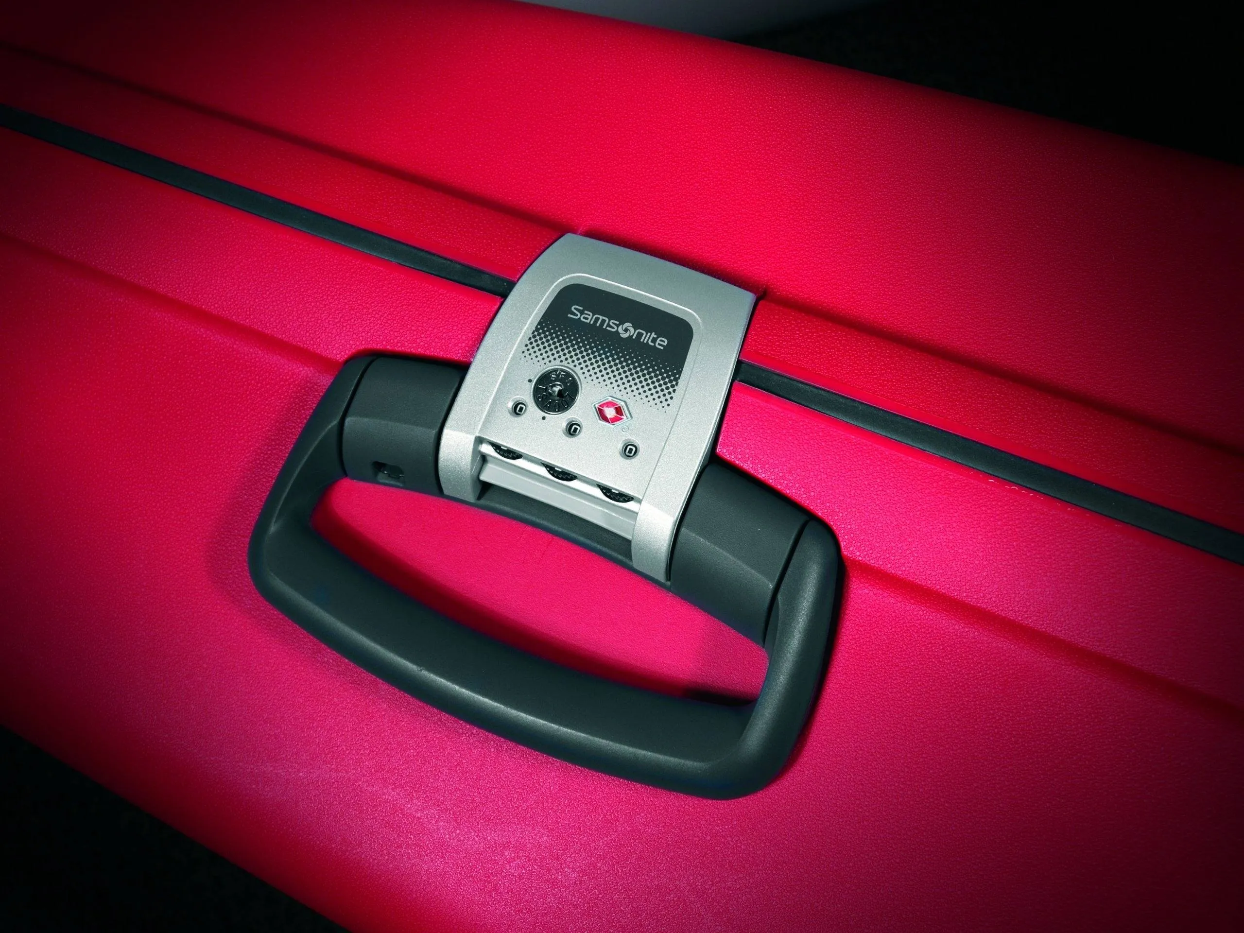 Samsonite F'Lite GT 31" 4-Wheel Large Luggage
