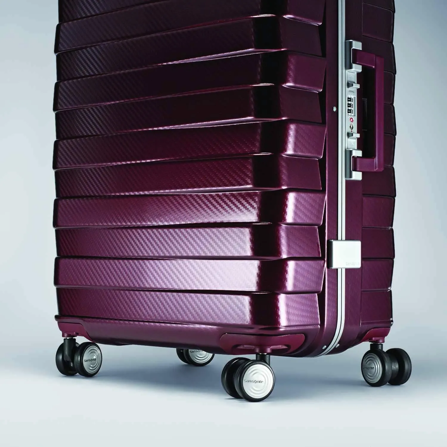 Samsonite Framelock 28" 4-Wheel Large Luggage