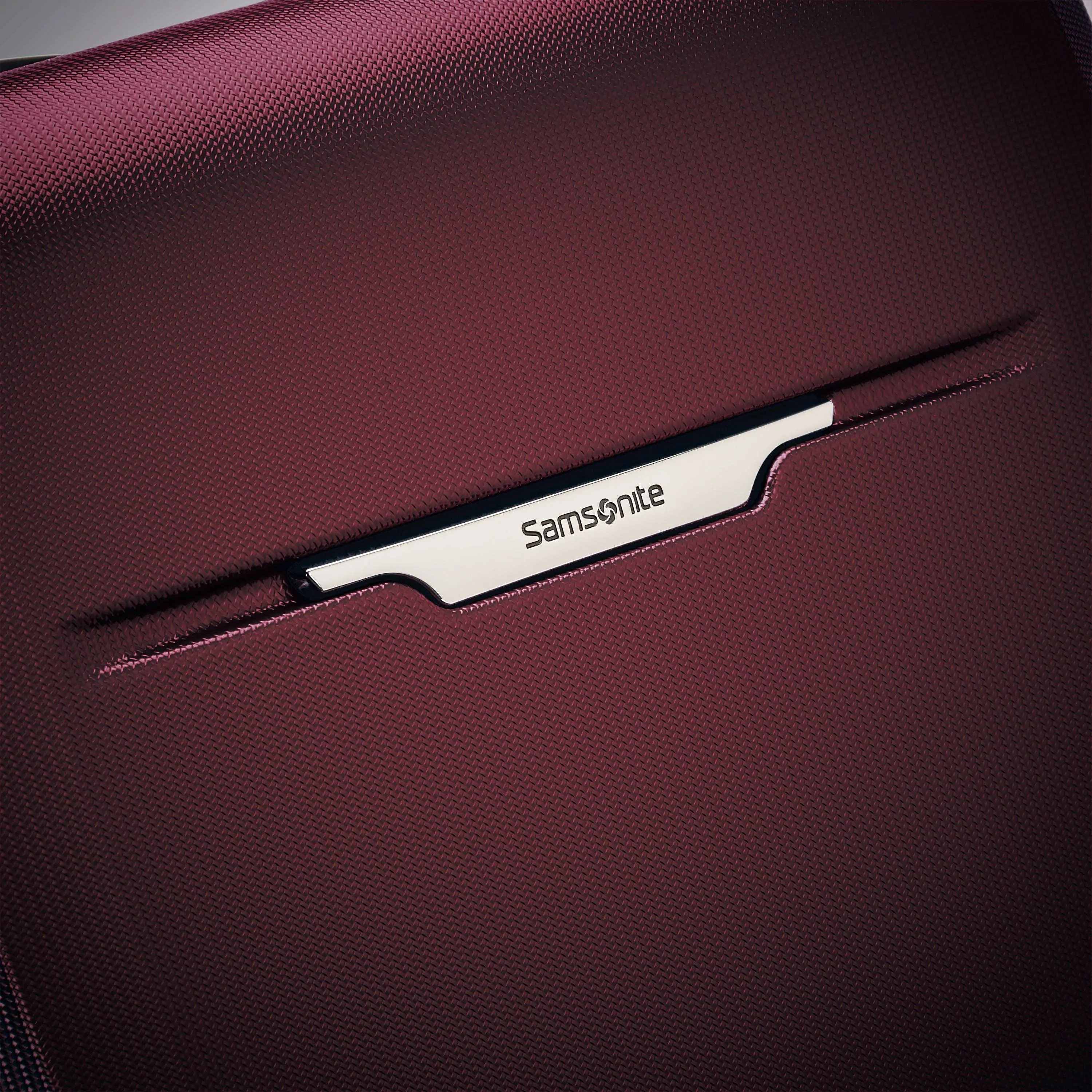Samsonite Winfield 3 DLX 3 Piece Set (20"/24"/28") 4-Wheel Luggage Sets