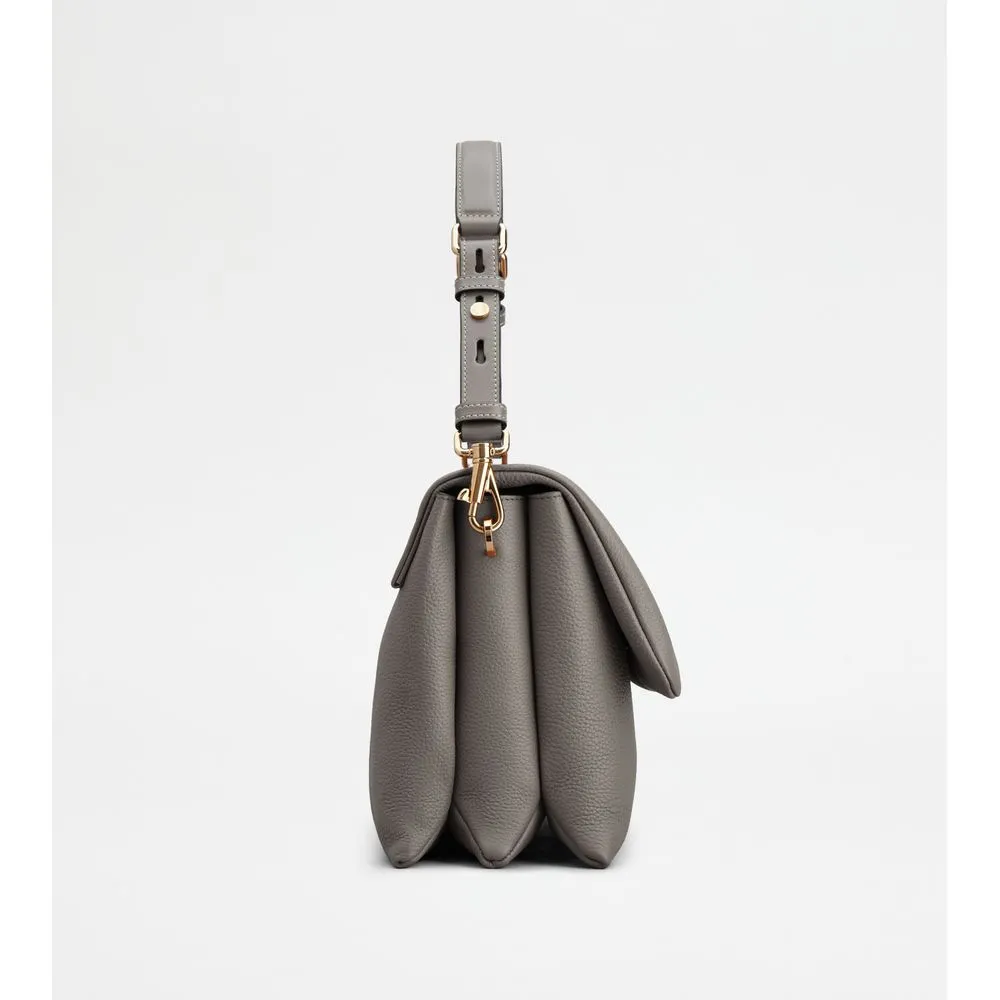 T Timeless Flap Bag in Leather Medium