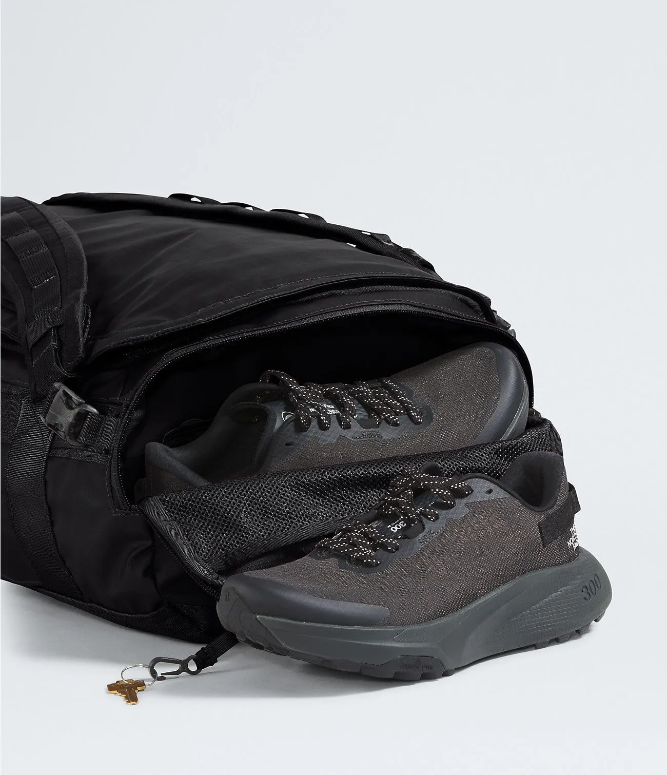 The North Face Base Camp Voyager Duffel32L