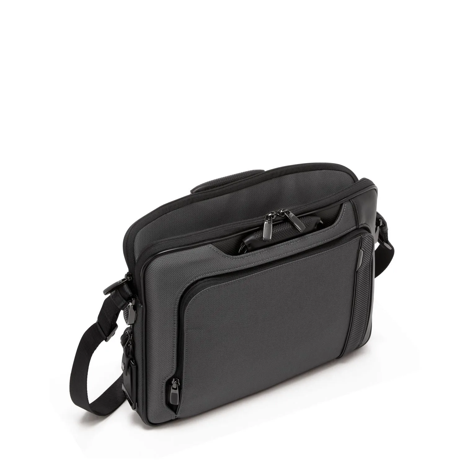 TUMI Arrive' Hannover Slim Brief