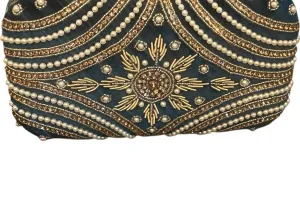 Women's Embroidered Velvet Clutch Bag In Green