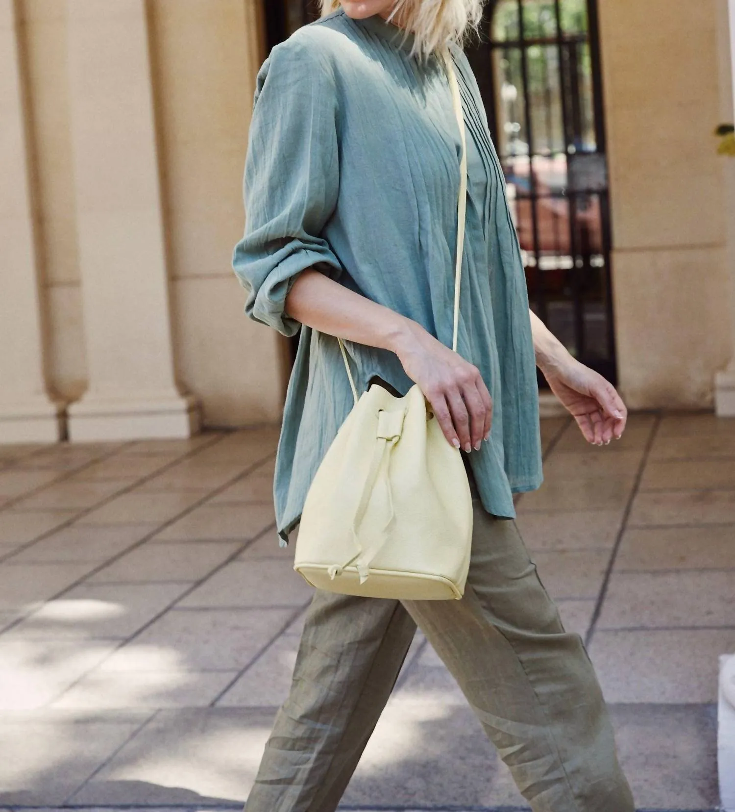 Women's Madison Bucket Bag In Butter