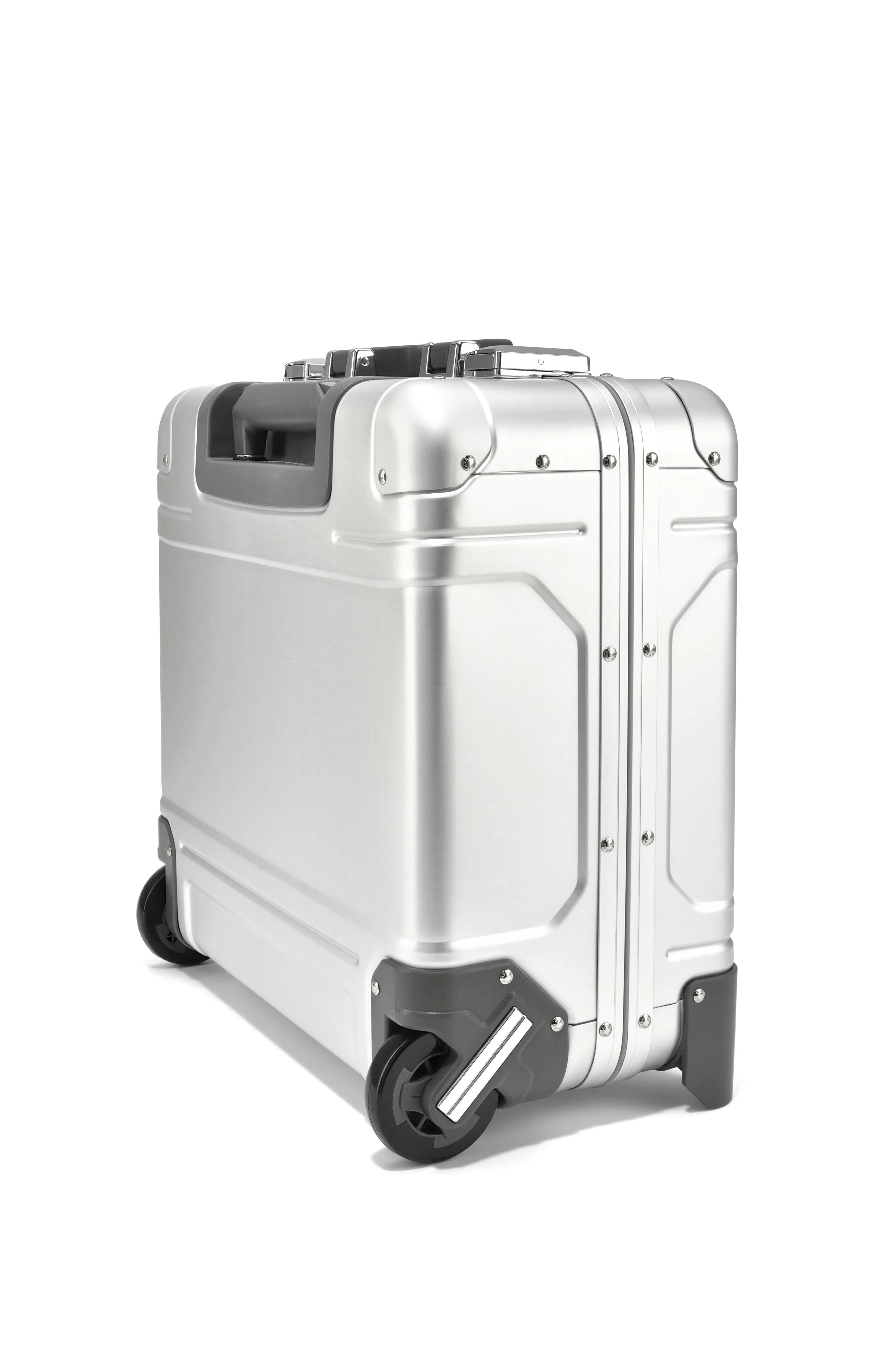 ZERO Halliburton GEO Aluminum 3.0 17" Wheeled Business Case