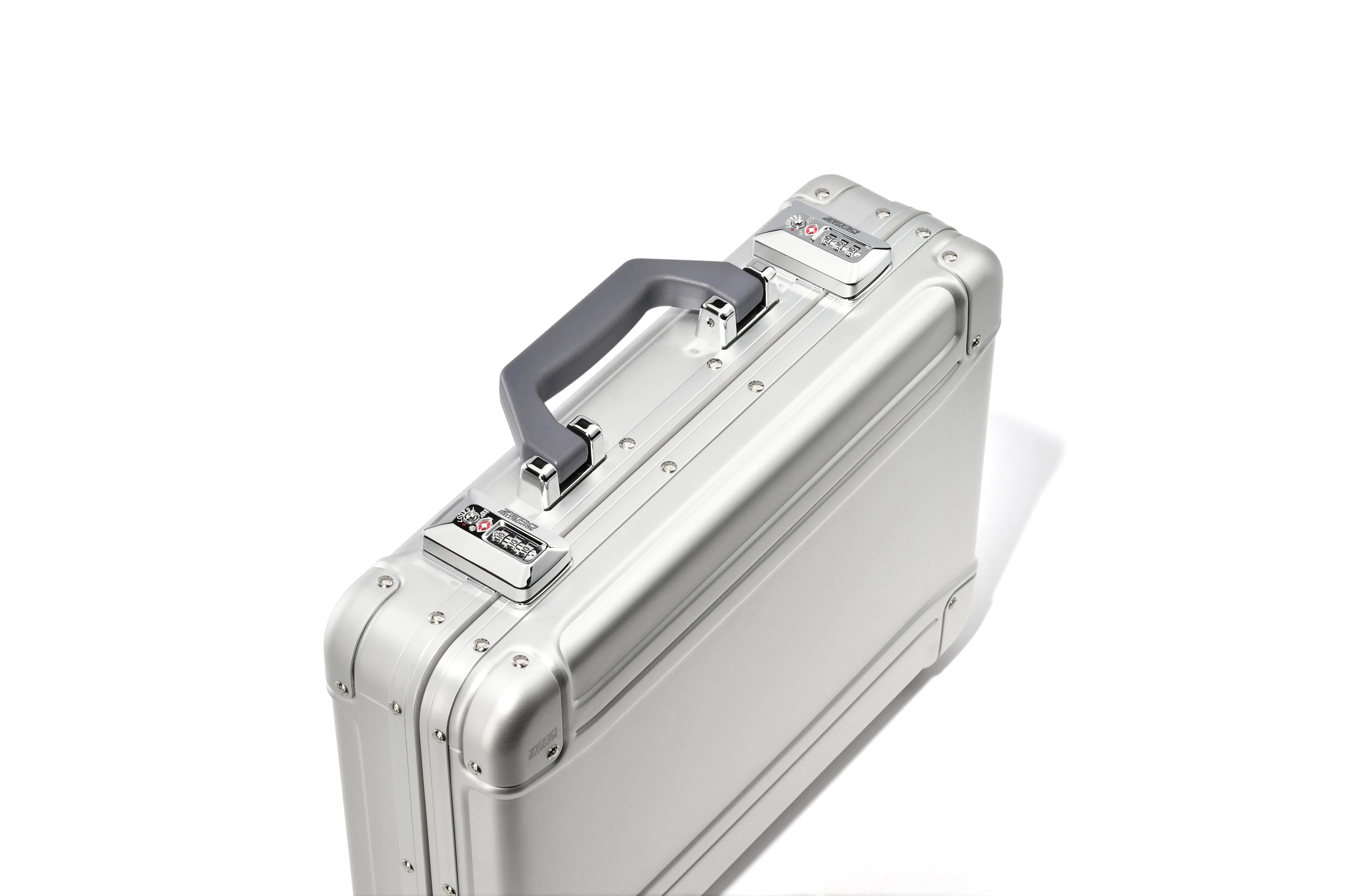 ZERO Halliburton GEO Aluminum 3.0 Attache Computer Case