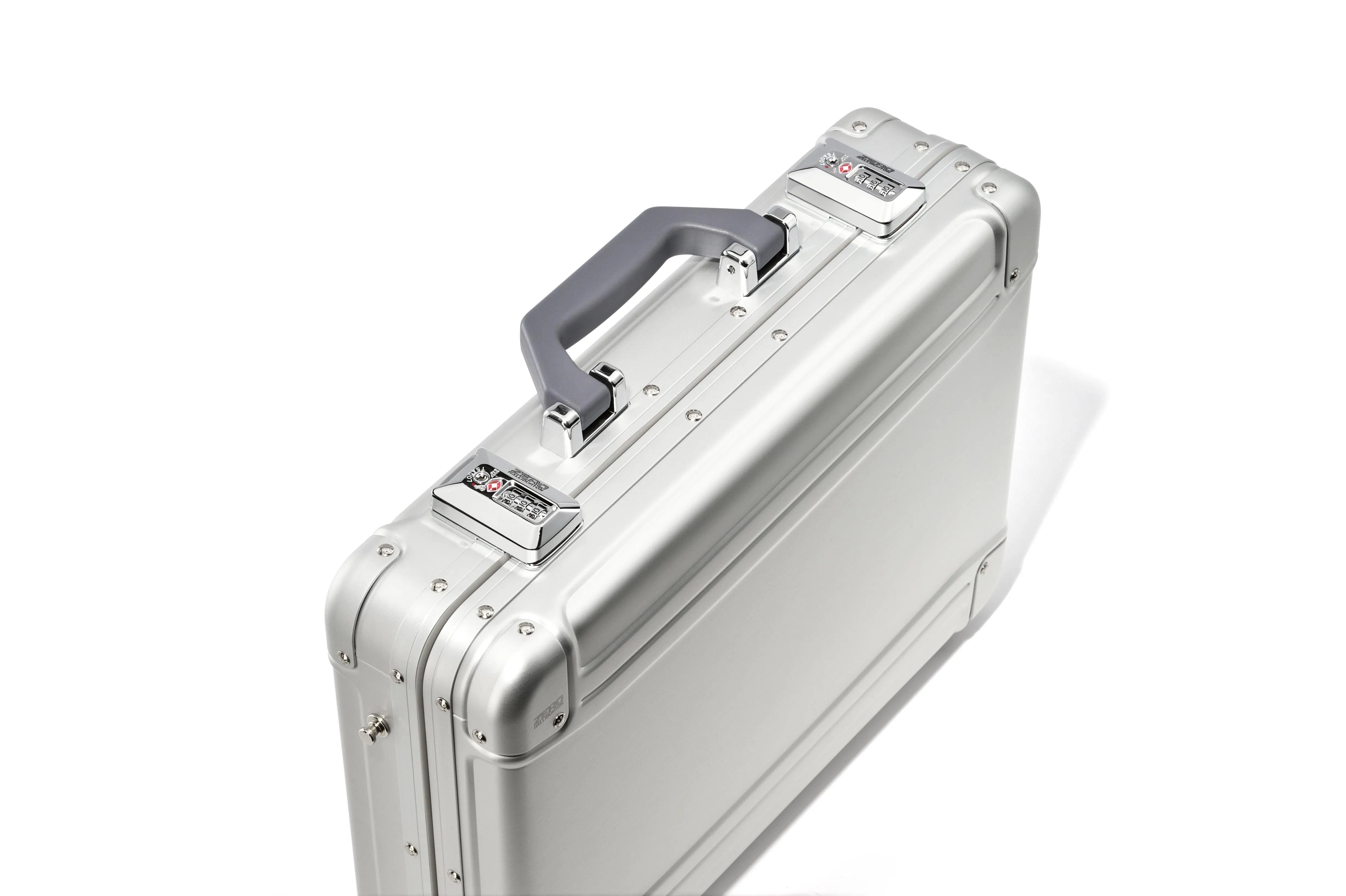 ZERO Halliburton GEO Aluminum 3.0 Attache Computer Case