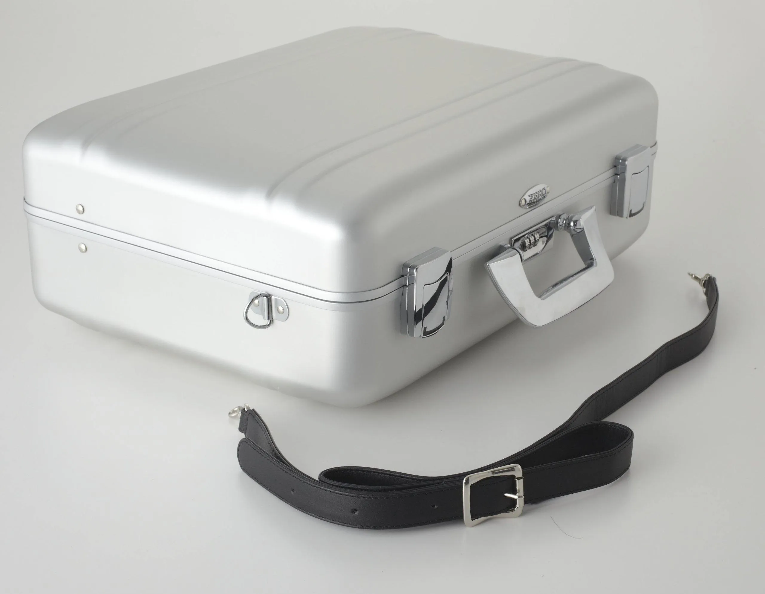 ZERO Halliburton Medium Aluminum Camera Case
