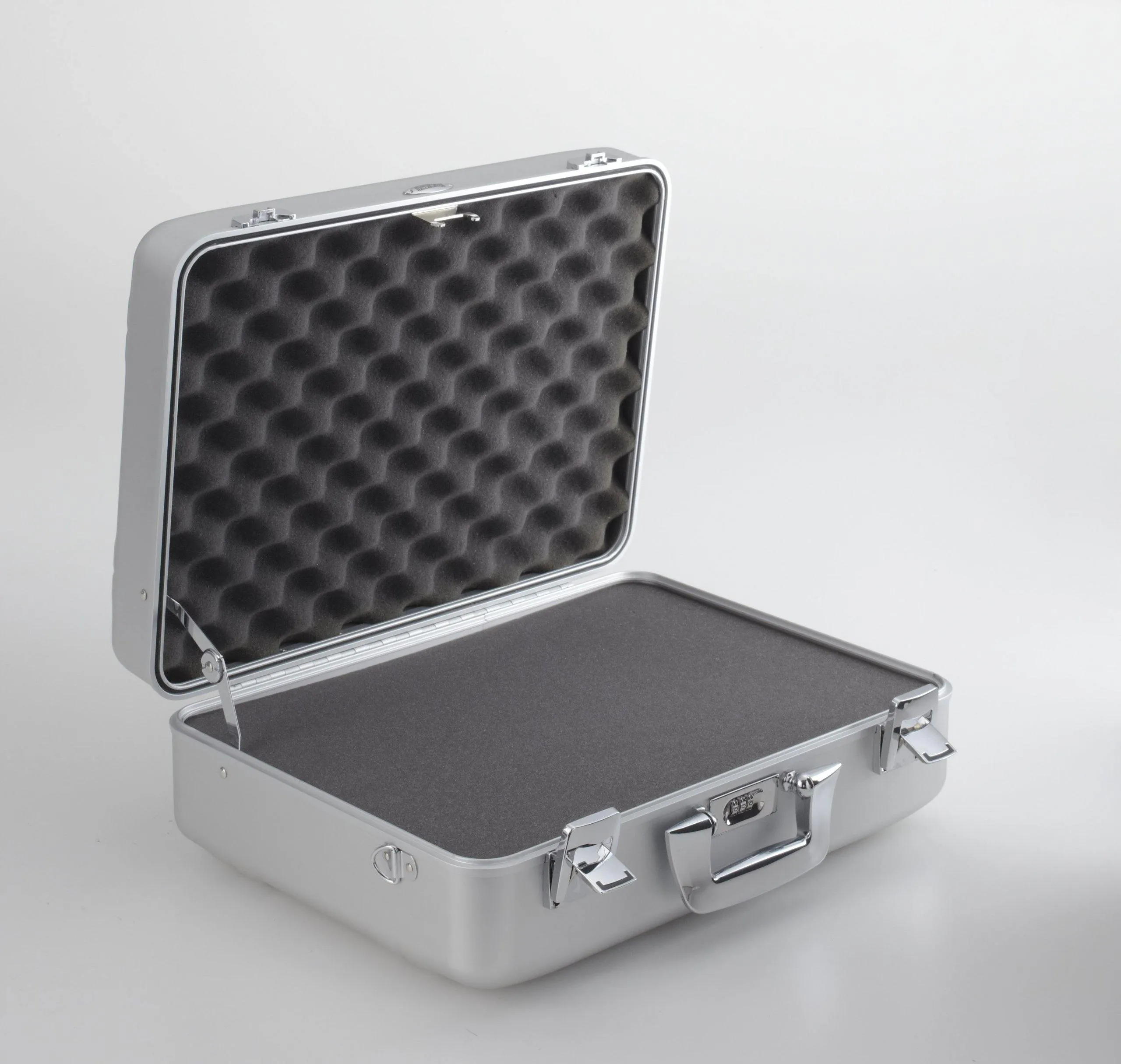 ZERO Halliburton Medium Aluminum Camera Case
